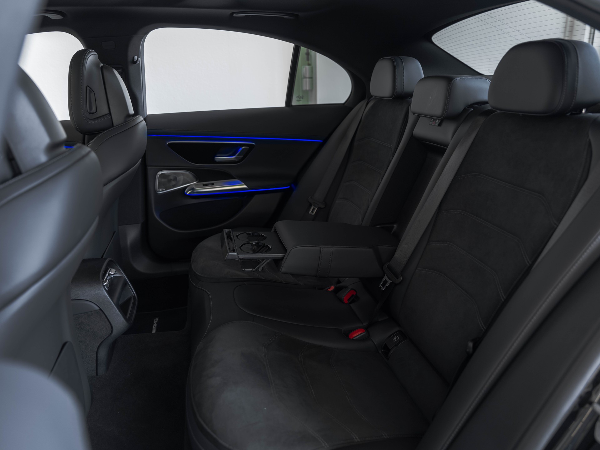 MERCEDES-BENZ E 220 d 4Matic 9G-Tronic (Gratis Service)-image-17