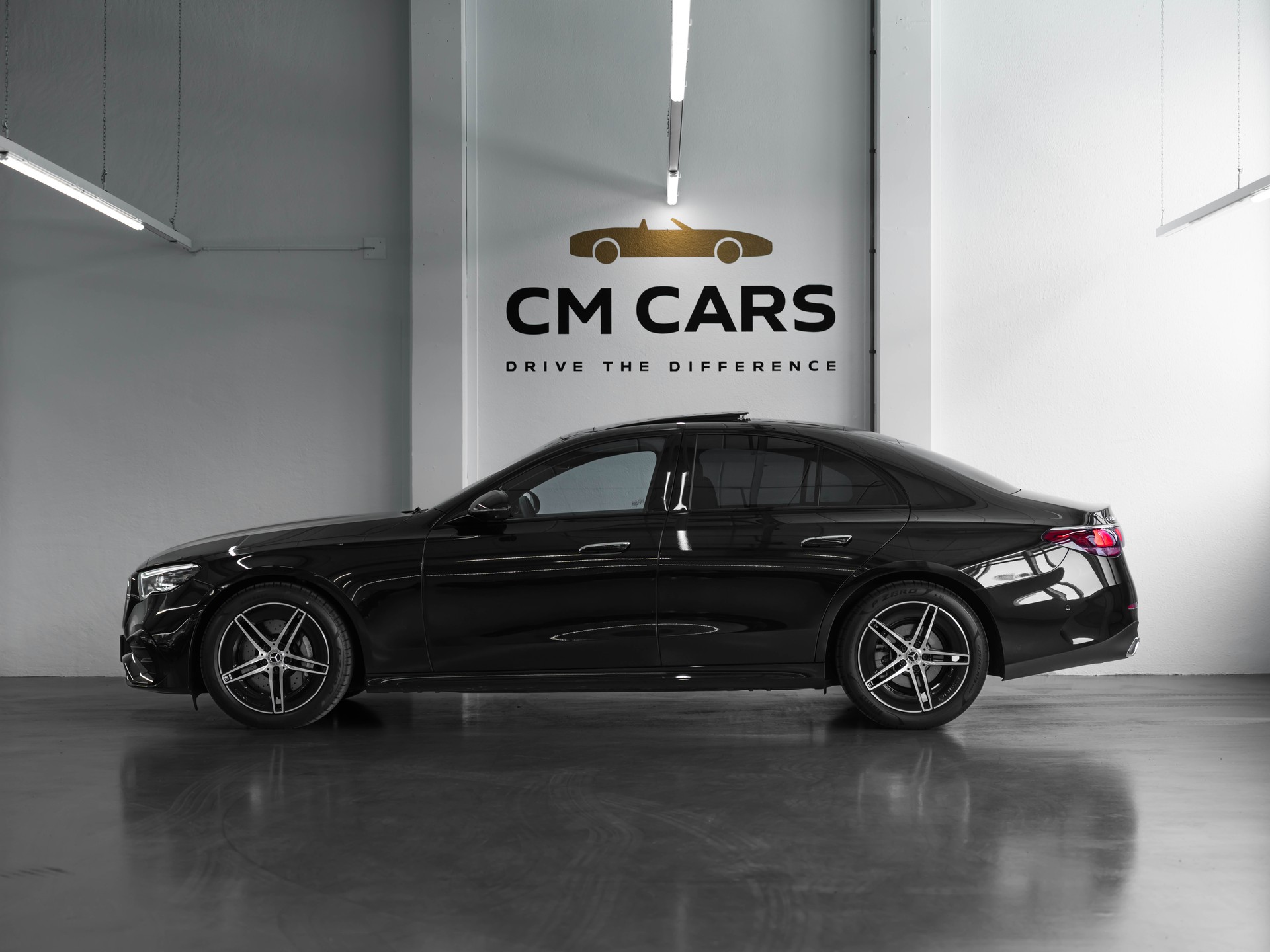 MERCEDES-BENZ E 220 d 4Matic 9G-Tronic-showroom-element-1