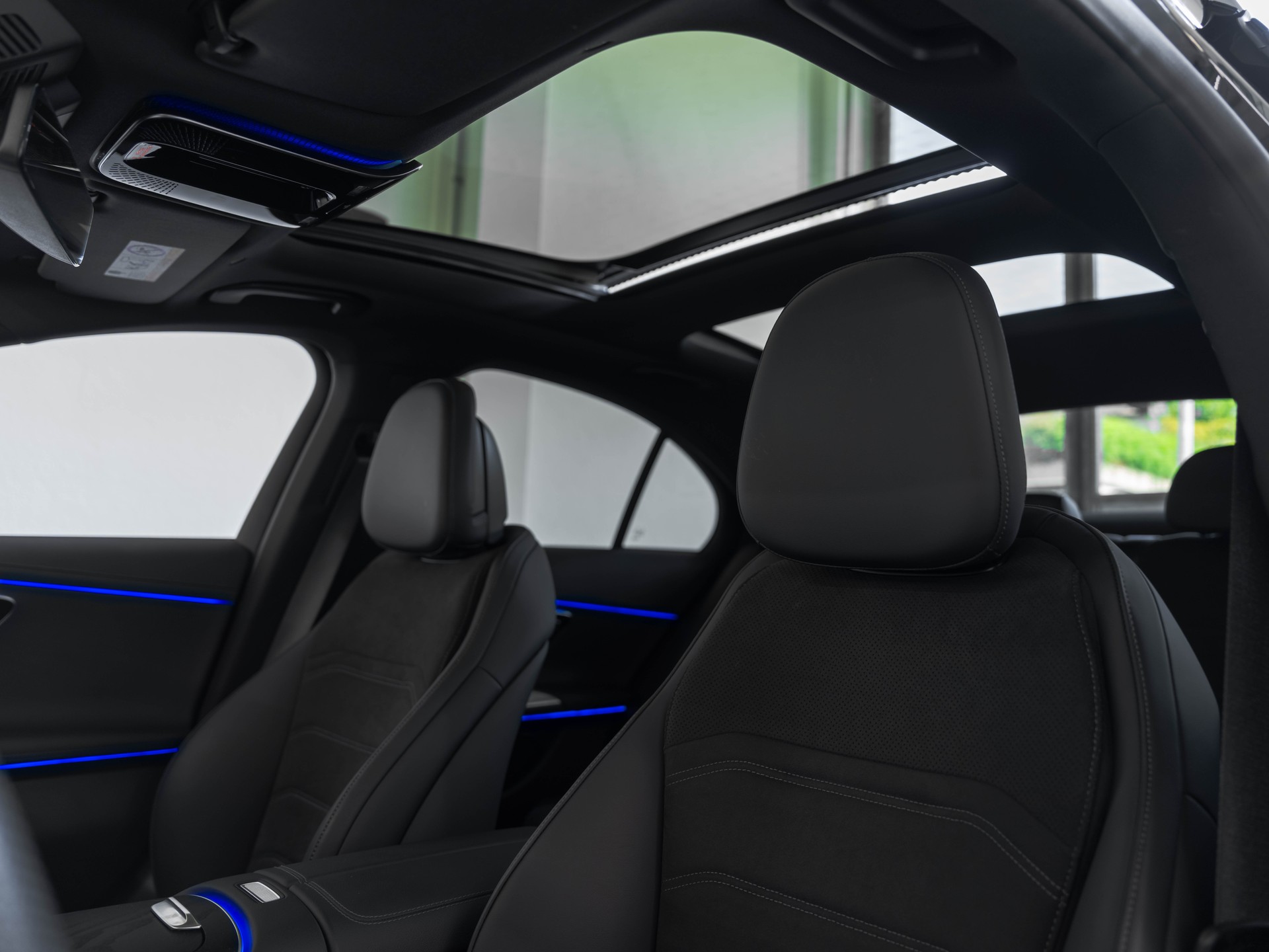MERCEDES-BENZ E 220 d 4Matic 9G-Tronic (Gratis Service)-image-14
