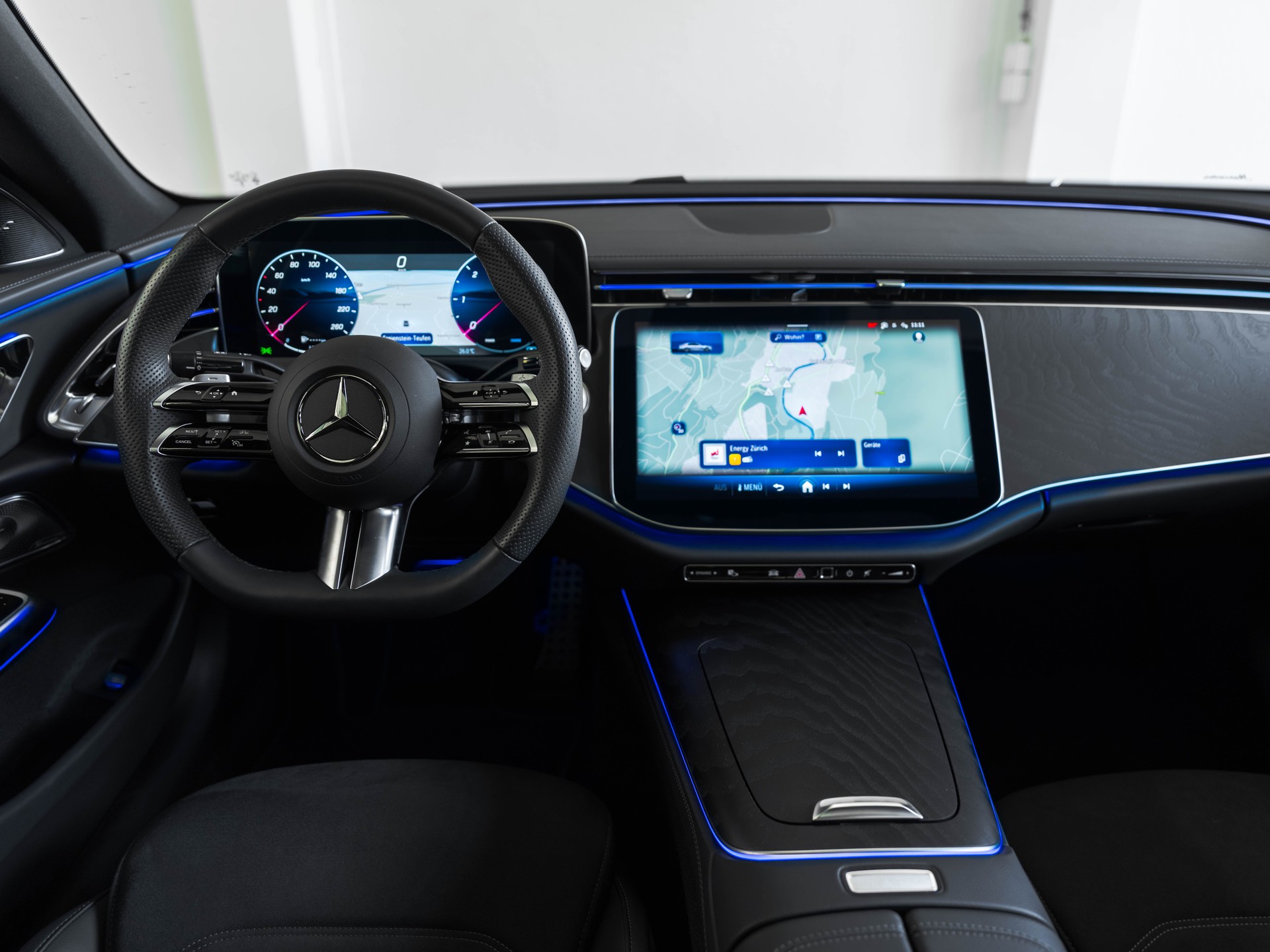 MERCEDES-BENZ E 220 d 4Matic 9G-Tronic (Gratis Service)-image-19