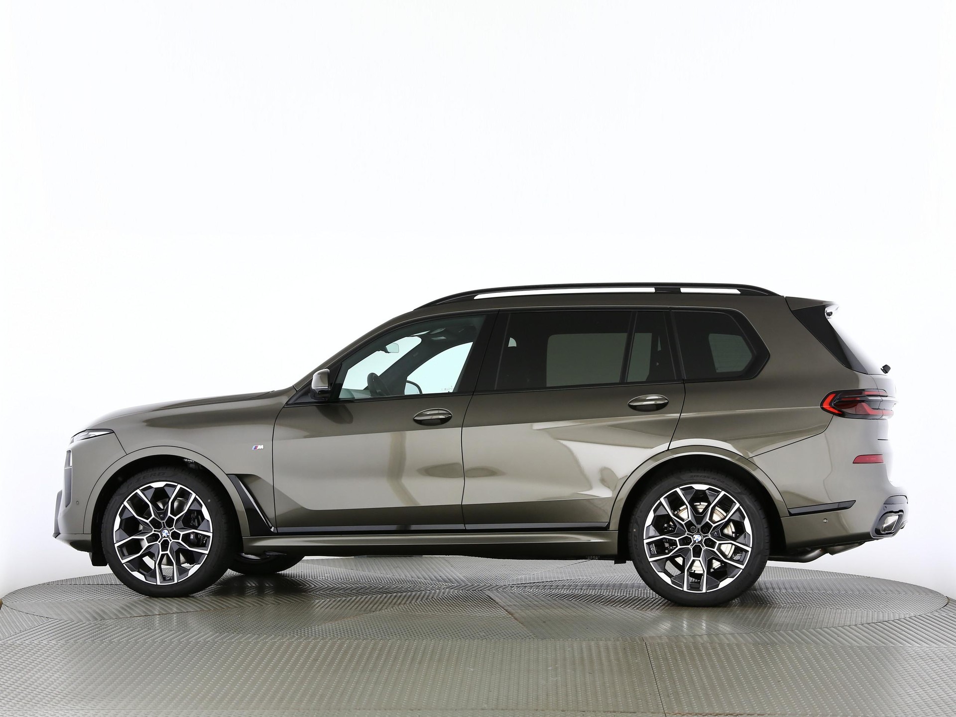 BMW X7 40i xDrive SAG-image-12