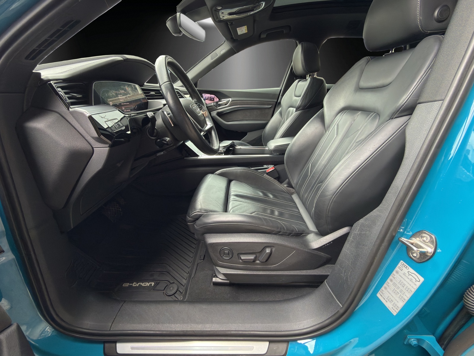 AUDI e-tron 55 Advanced quattro-image-9
