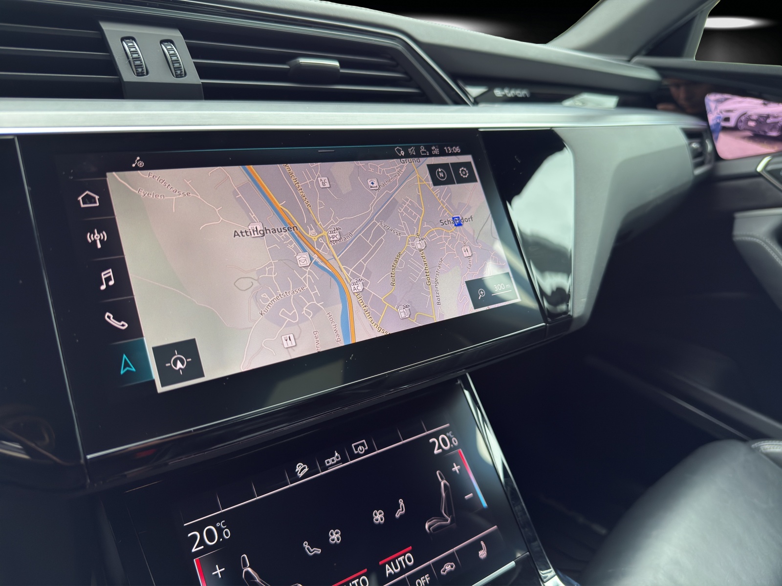 AUDI e-tron 55 Advanced quattro-image-11