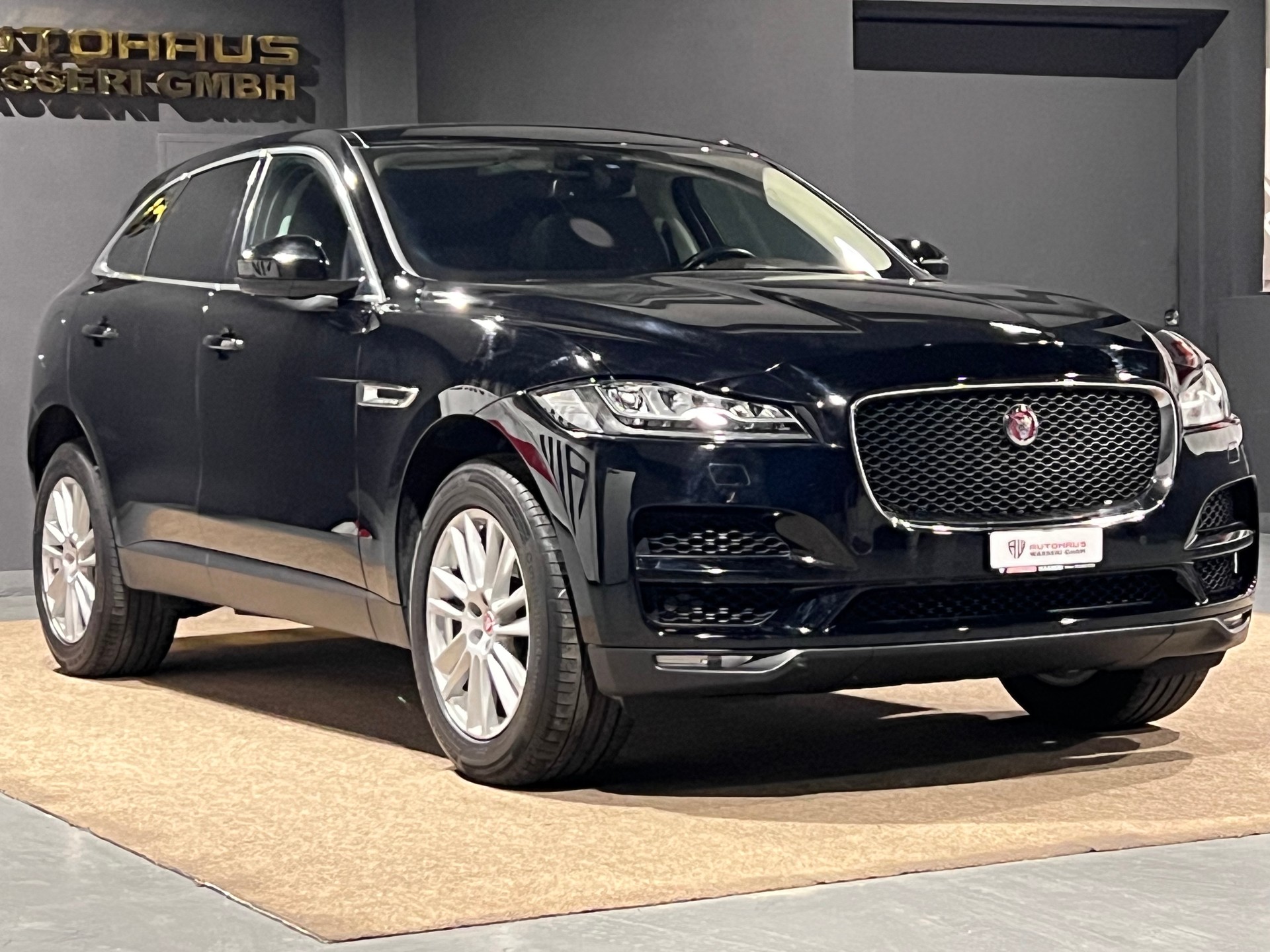 JAGUAR F-Pace 30t 2.0 Prestige AWD Automatik-image-0