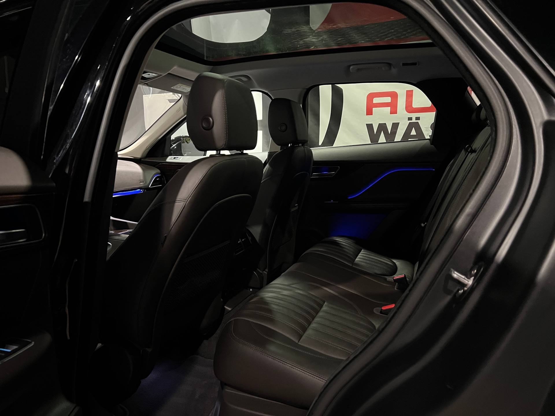 JAGUAR F-Pace 30t 2.0 Prestige AWD Automatik-image-15