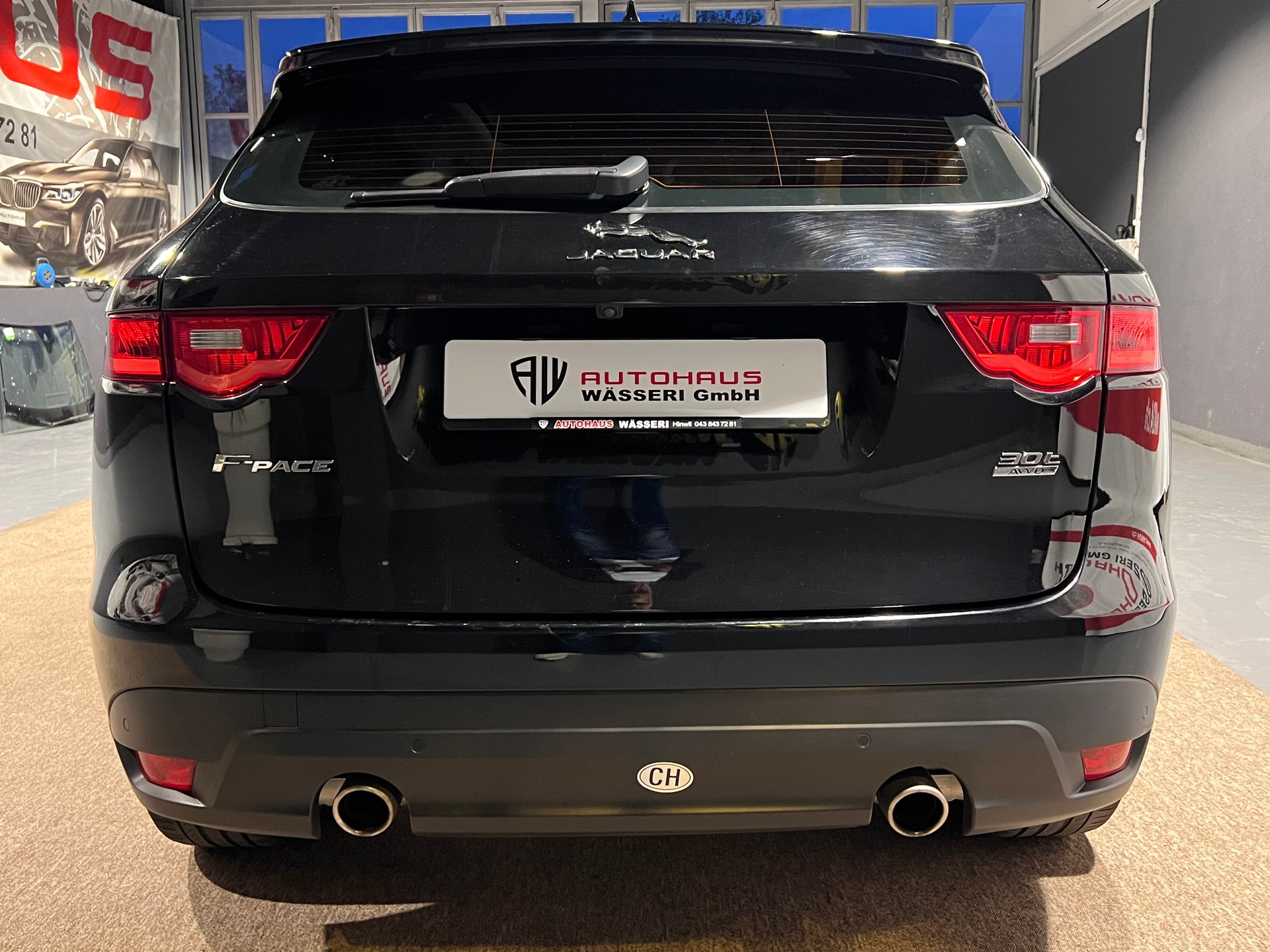 JAGUAR F-Pace 30t 2.0 Prestige AWD Automatik-image-3
