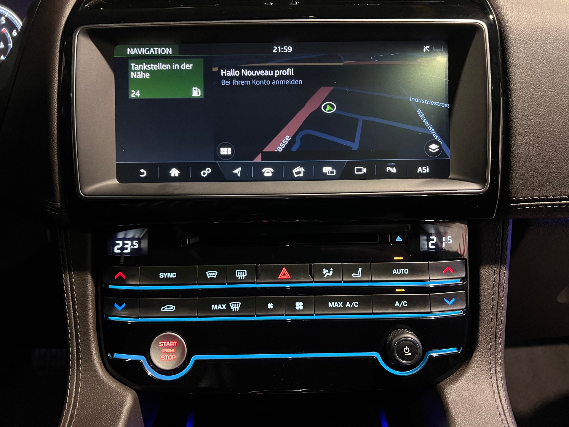 JAGUAR F-Pace 30t 2.0 Prestige AWD Automatik-image-17