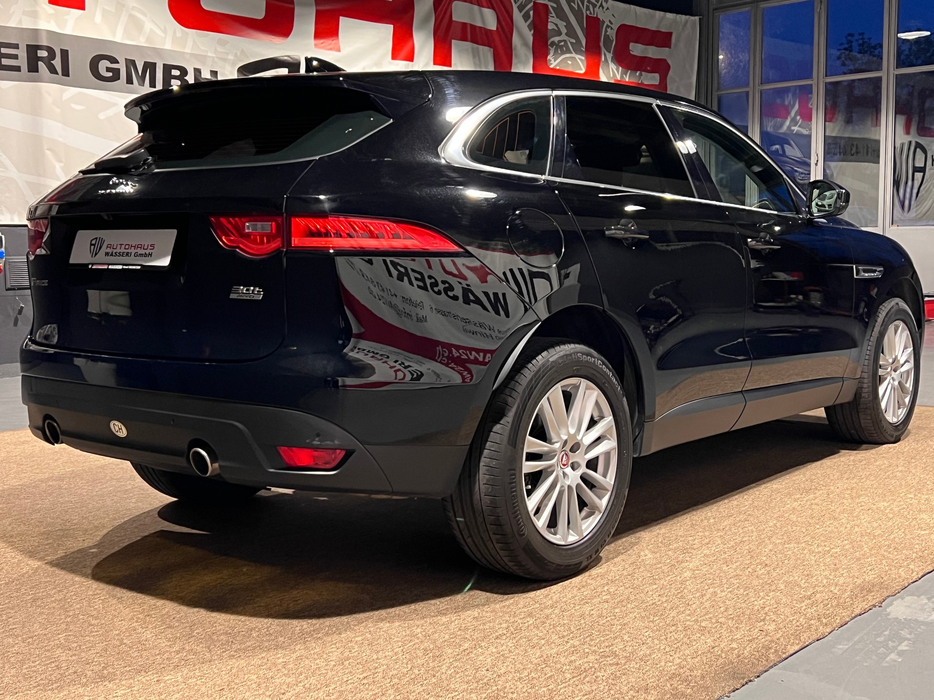 JAGUAR F-Pace 30t 2.0 Prestige AWD Automatik-image-2