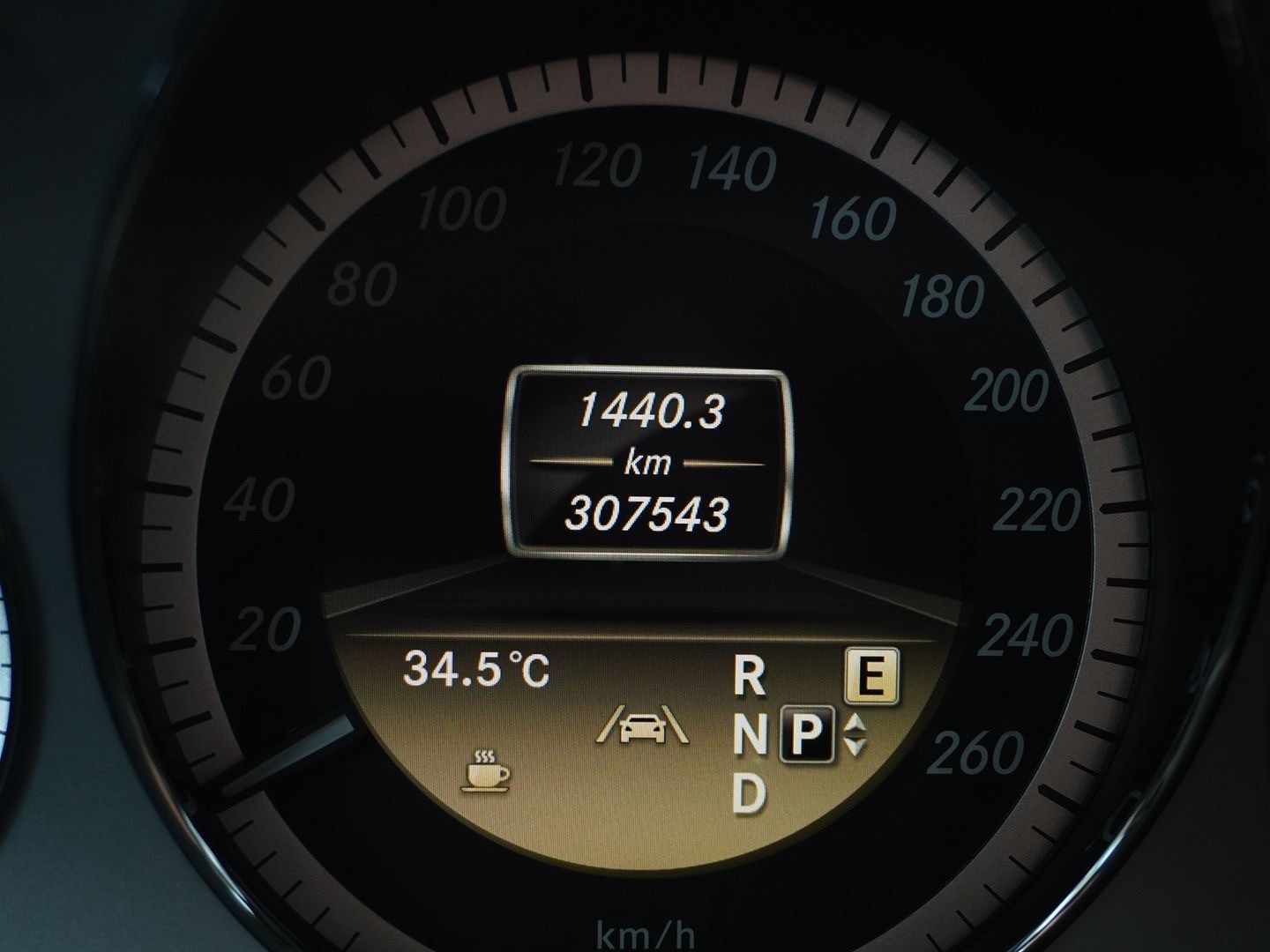 MERCEDES-BENZ E 350 CDI BlueEff. Avantgarde 4Matic 7G-Tronic-image-10