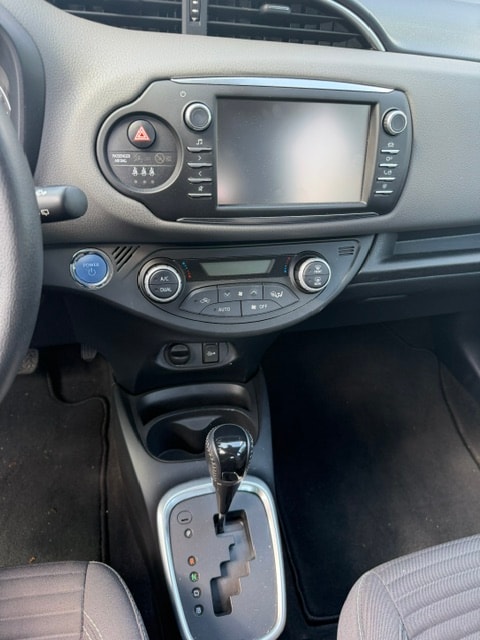 TOYOTA Yaris 1.5 VVT-i Hybrid Comfort e-CVT-image-11