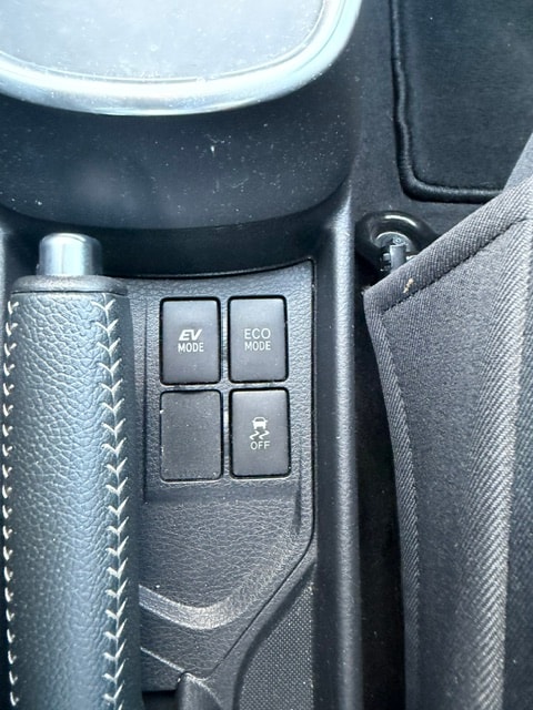 TOYOTA Yaris 1.5 VVT-i Hybrid Comfort e-CVT-image-14