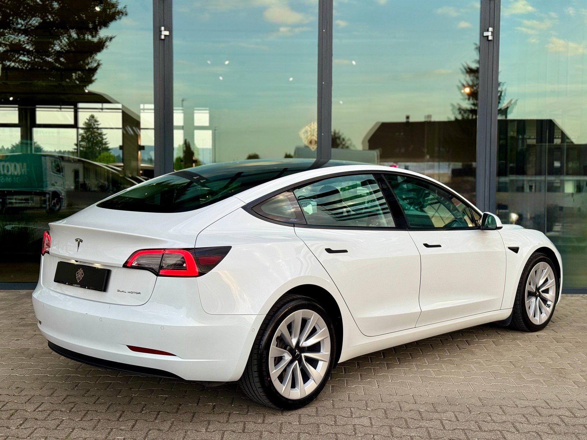 TESLA Model 3 Long Range Dual Motor AWD / AMD RYZEN-image-3