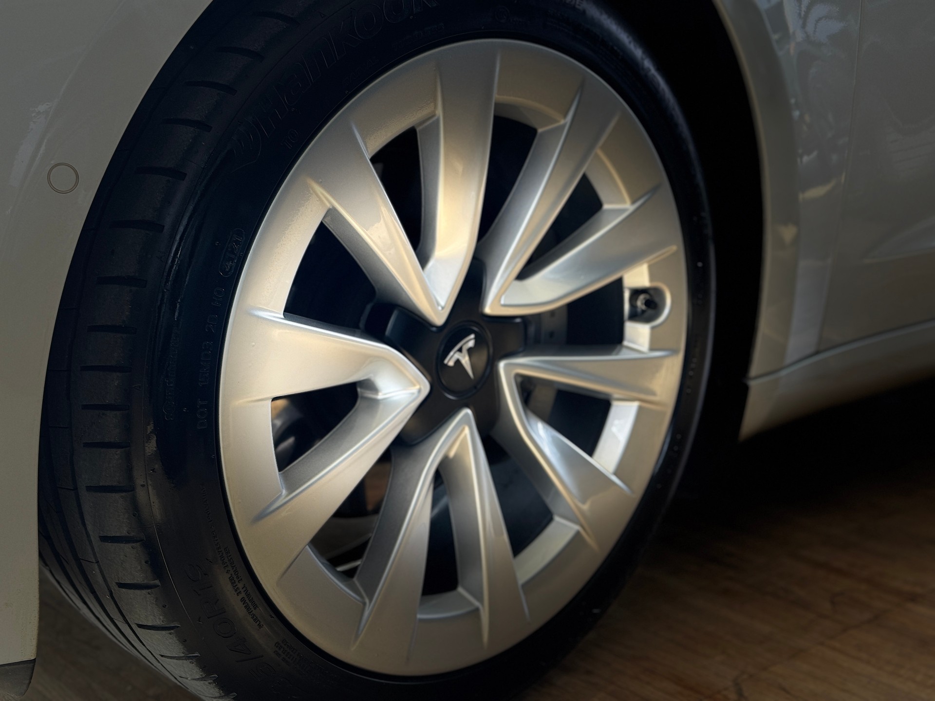 TESLA Model 3 Long Range Dual Motor AWD / AMD RYZEN-image-19