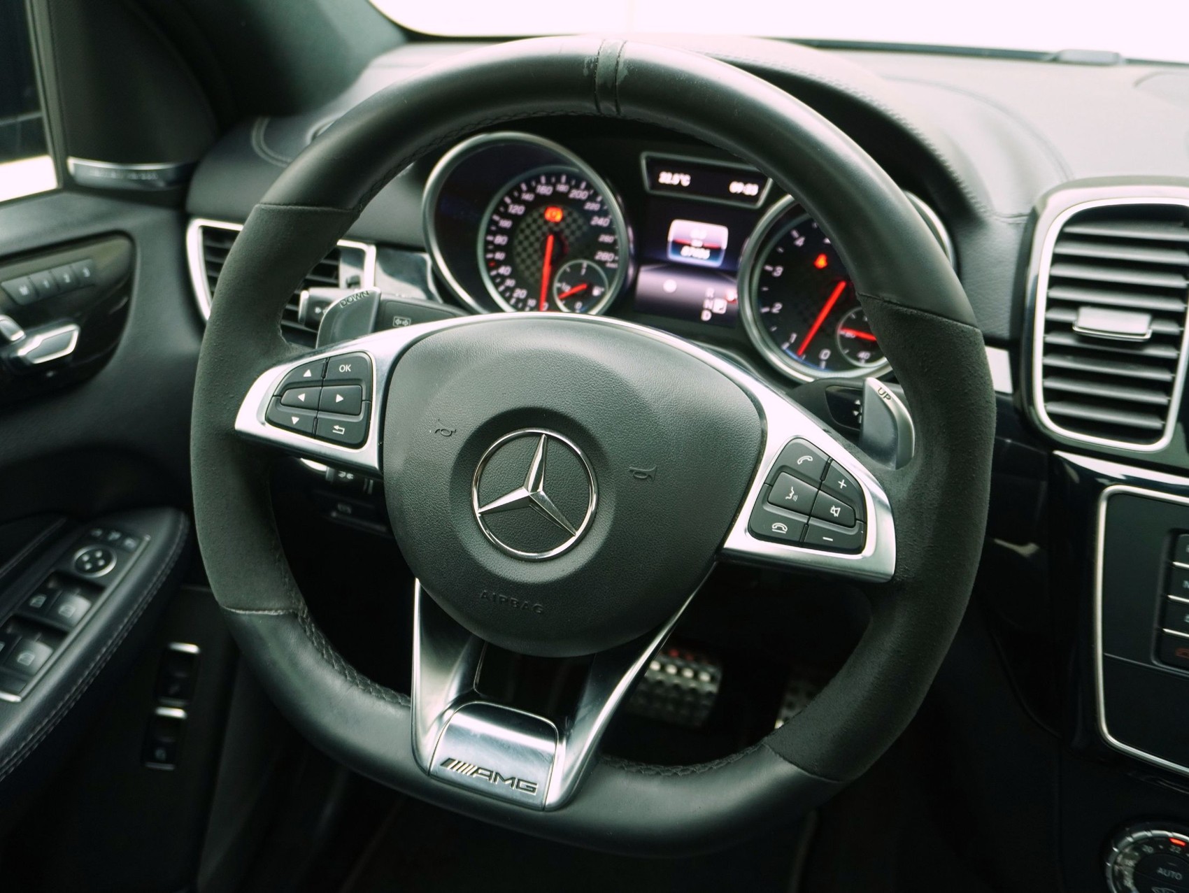 MERCEDES-BENZ GLE-Klasse GLE 43 AMG Coupé-image-10