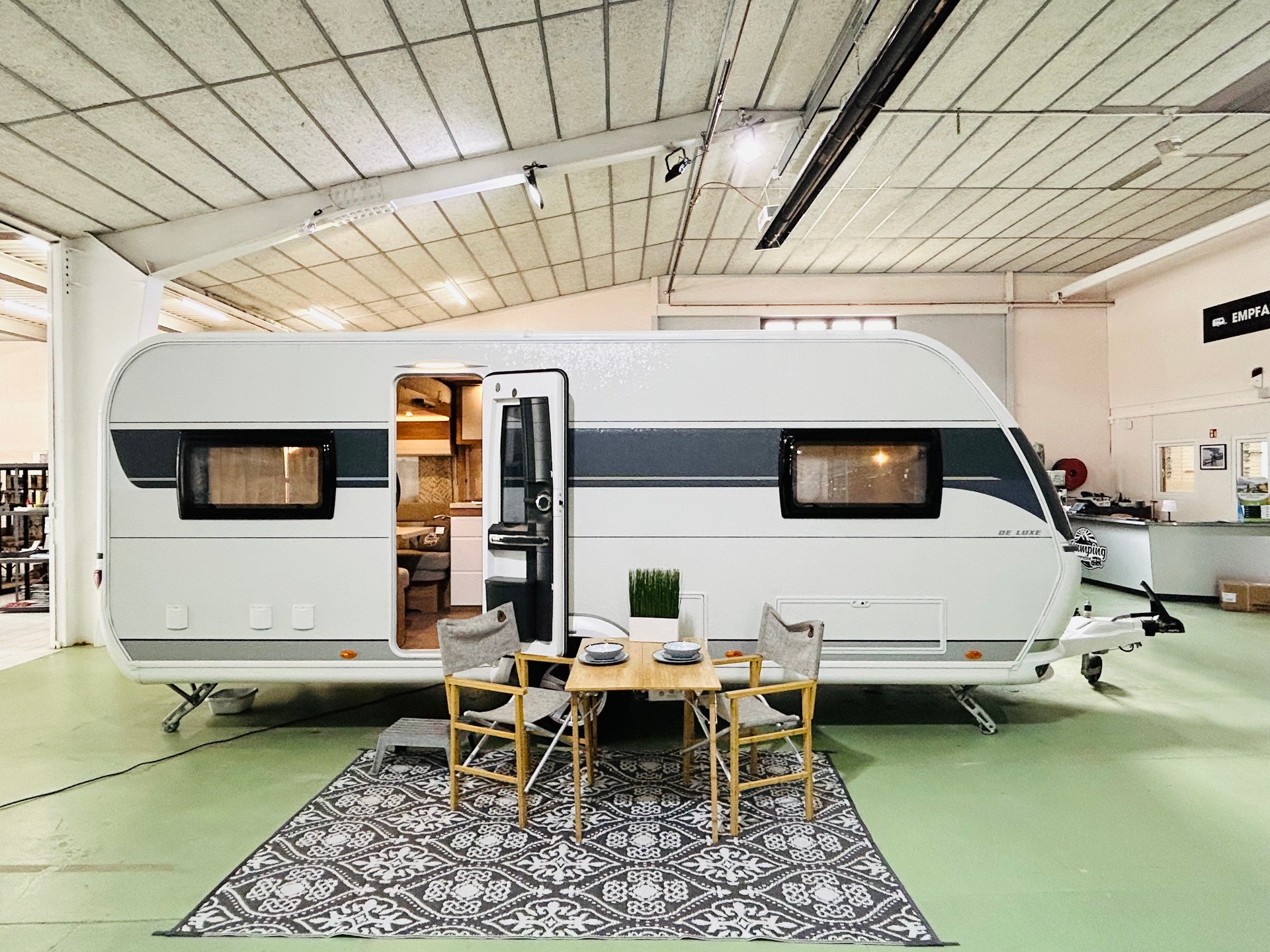 HOBBY De Luxe 515 UHL-image-4
