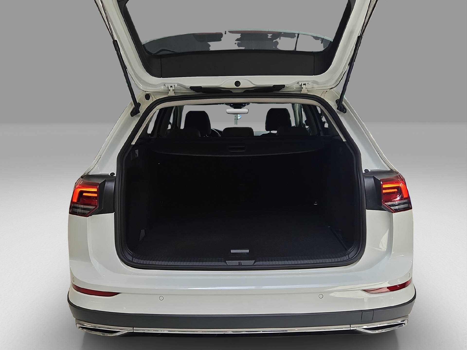 VW Golf VIII Variant 2.0 TDI Alltrack DSG 4motion-image-15