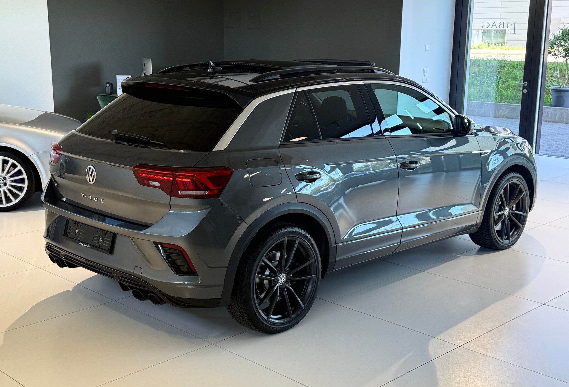 VW T-Roc 2.0 TSI R DSG 4Motion ***1. Hand**CH-Fahrzeug***Panoramadach***Neue Bremsen vorne+hinten***-image-28