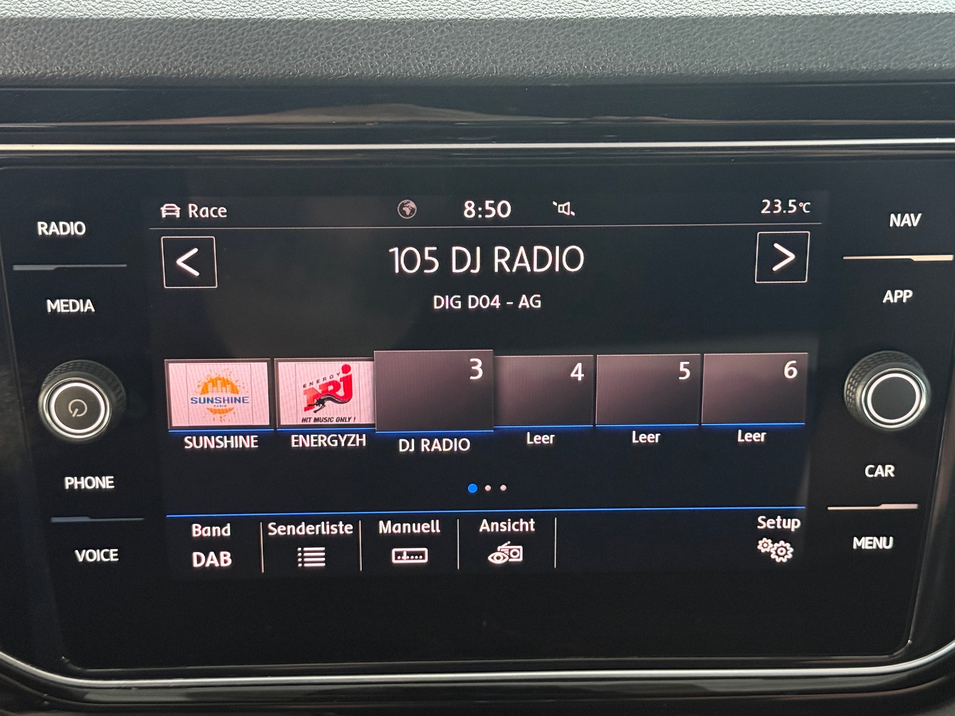 VW T-Roc 2.0 TSI R DSG 4Motion ***1. Hand**CH-Fahrzeug***Panoramadach***Neue Bremsen vorne+hinten***-image-19
