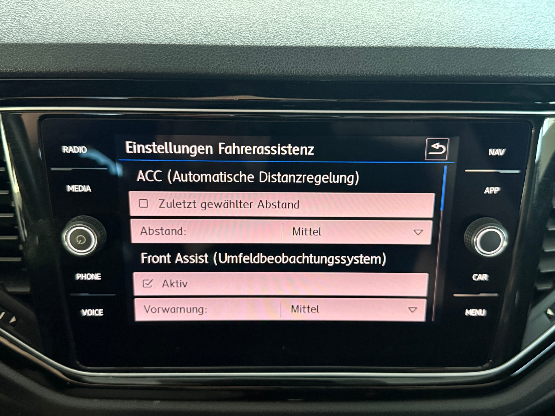 VW T-Roc 2.0 TSI R DSG 4Motion ***1. Hand**CH-Fahrzeug***Panoramadach***Neue Bremsen vorne+hinten***-image-14