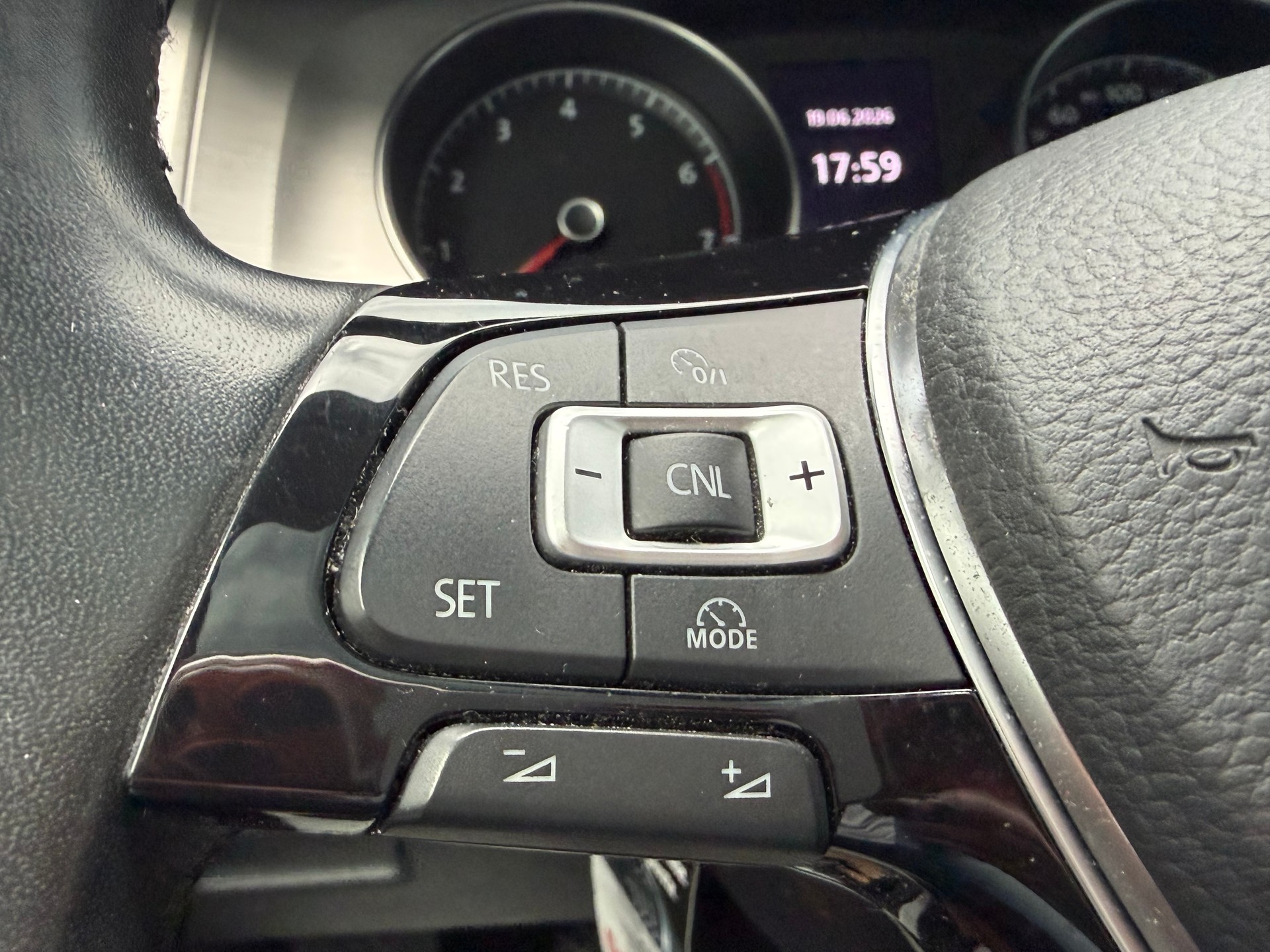 VW Golf 1.2 TSI Comfortline-image-12