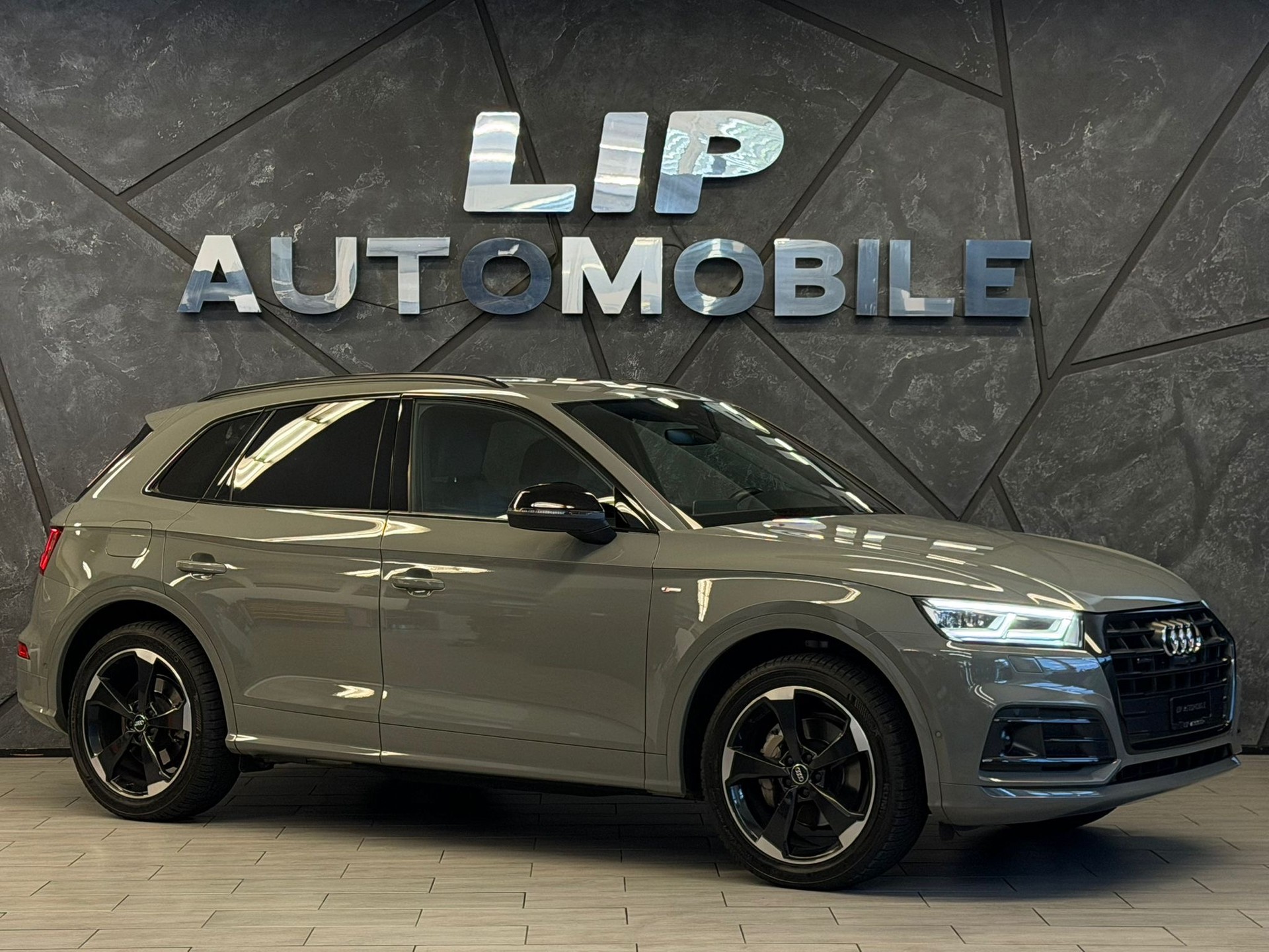 AUDI Q5 40 TDI sport quattro S-tronic-image-2