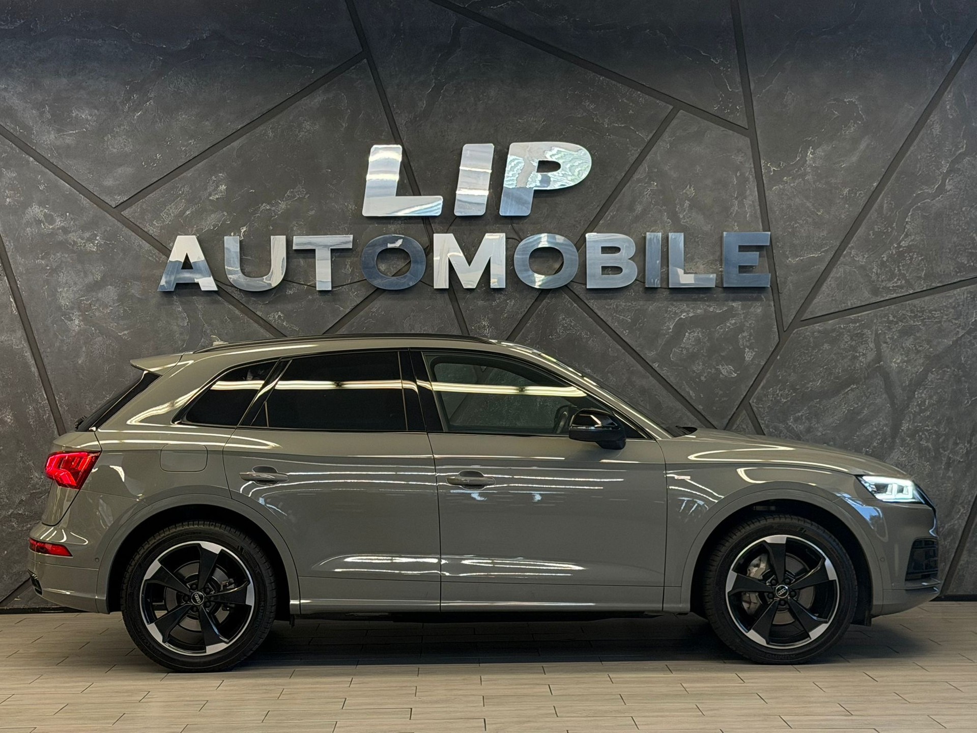 AUDI Q5 40 TDI sport quattro S-tronic-image-3