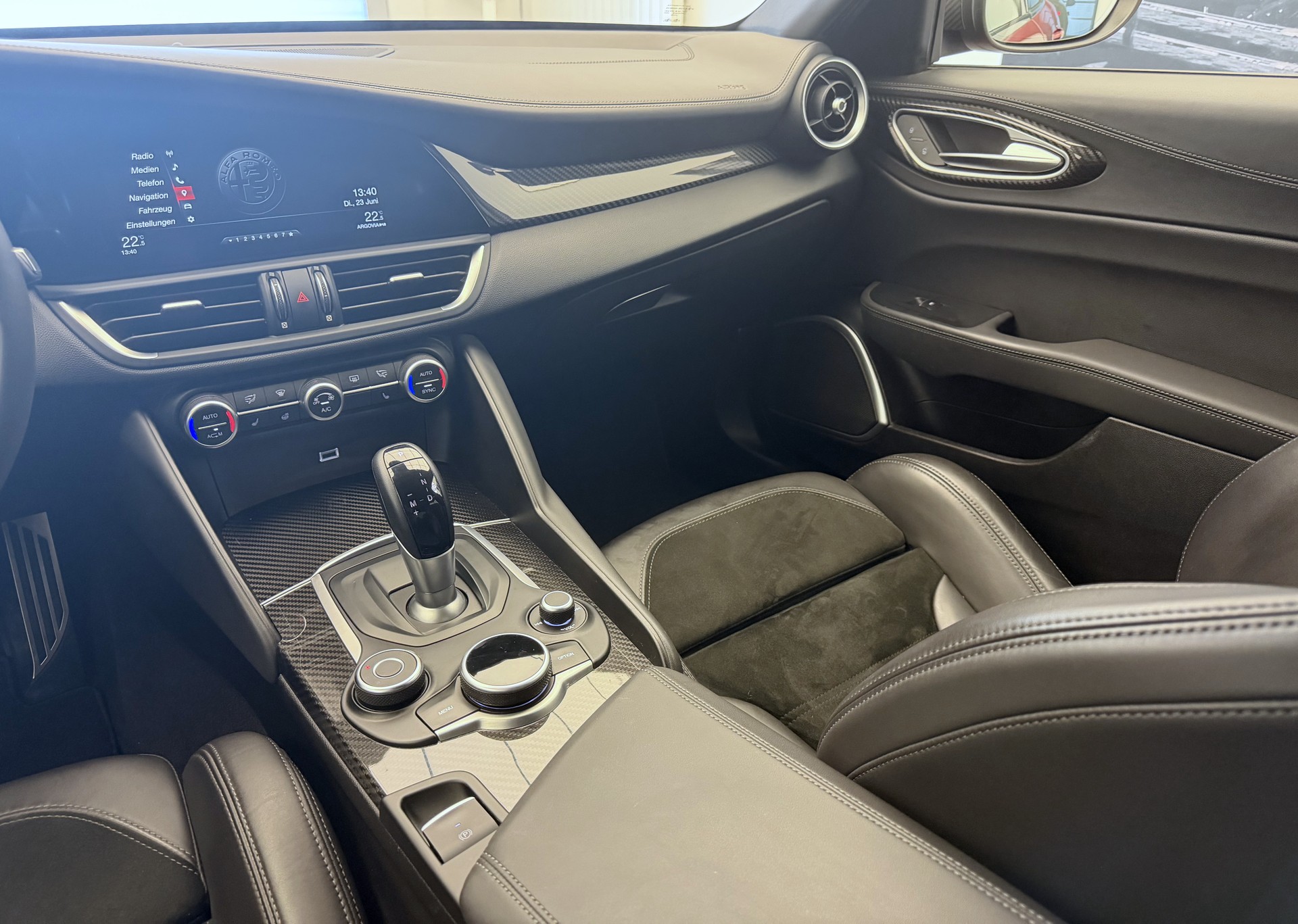 ALFA ROMEO Giulia 2.0 Veloce Q4 Automatic-image-16