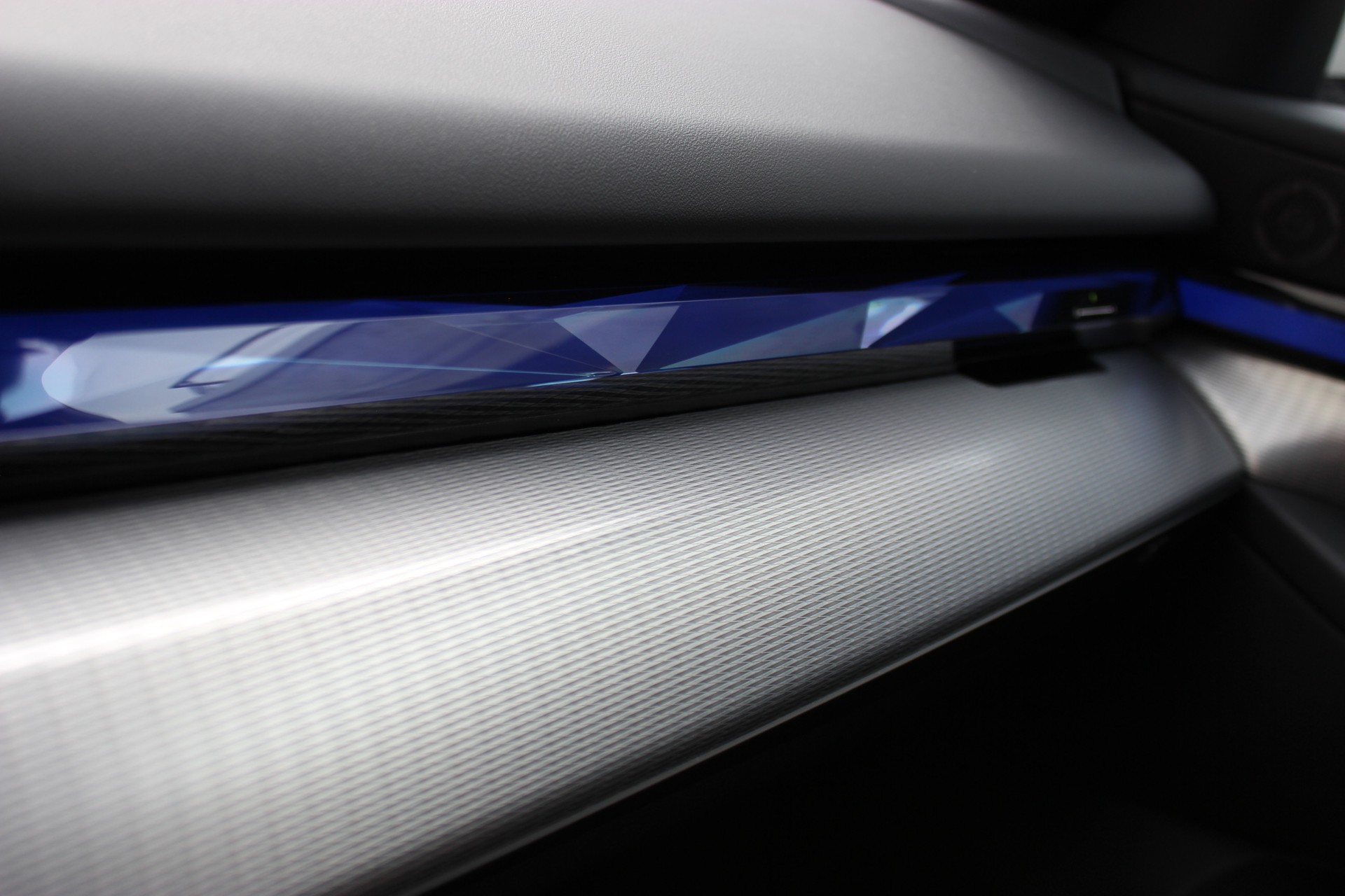 BMW 520d xDrive 48V M Sport Pro *MINERALWEISS METALLIC*-image-14