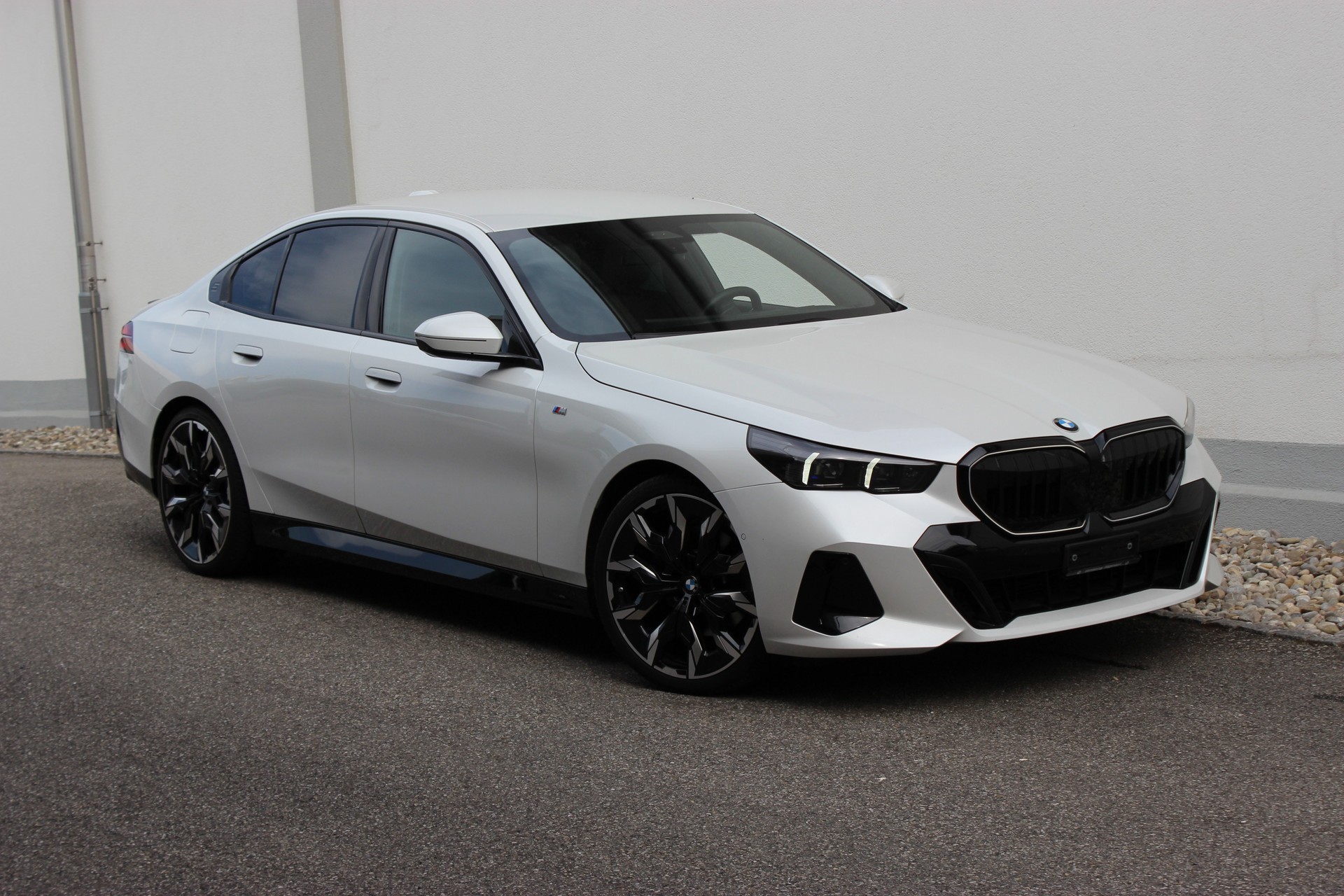 BMW 520d xDrive 48V M Sport Pro *MINERALWEISS METALLIC*-image-15