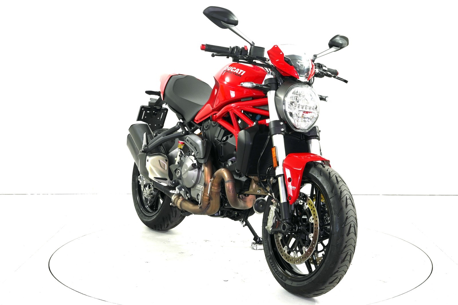 DUCATI Monster 821 ABS-showroom-element-1