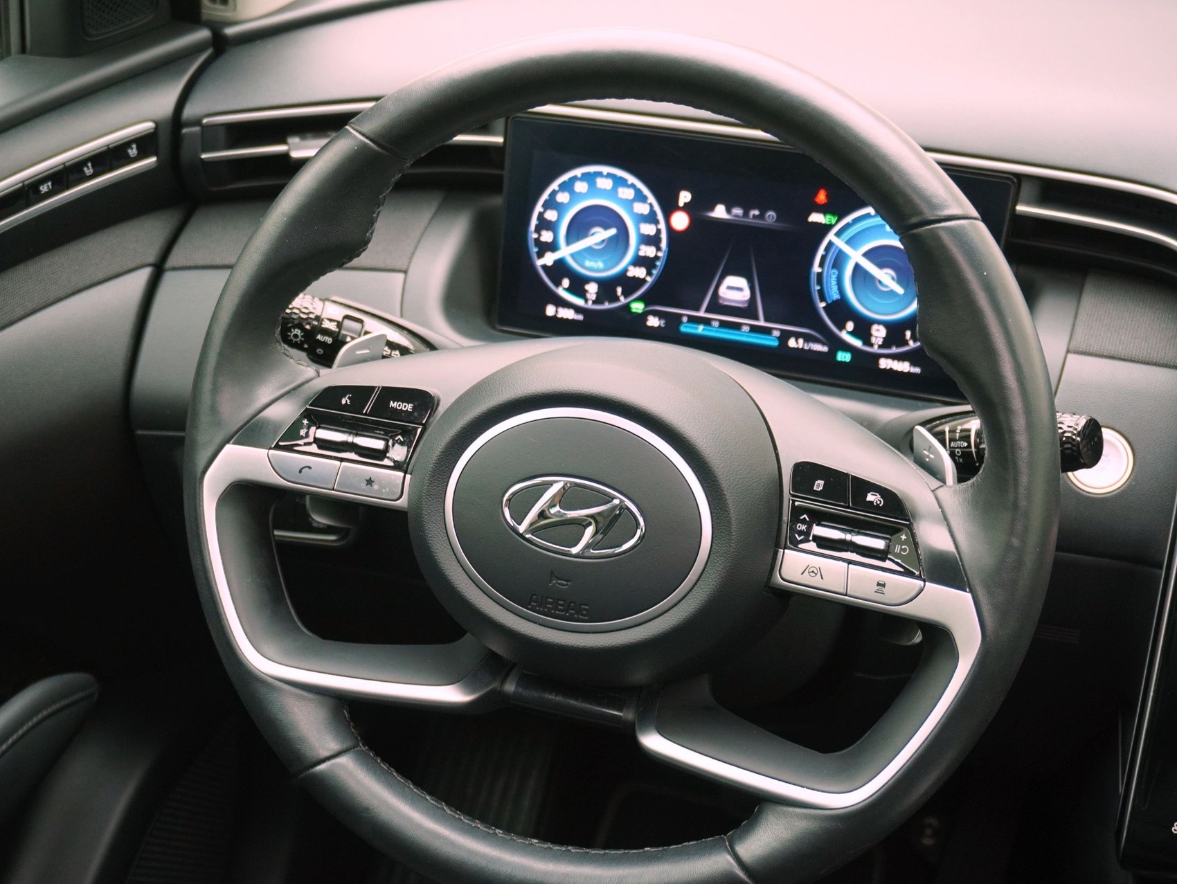 HYUNDAI Tucson 1.6 T-GDi HEV Vertex 4WD-image-17