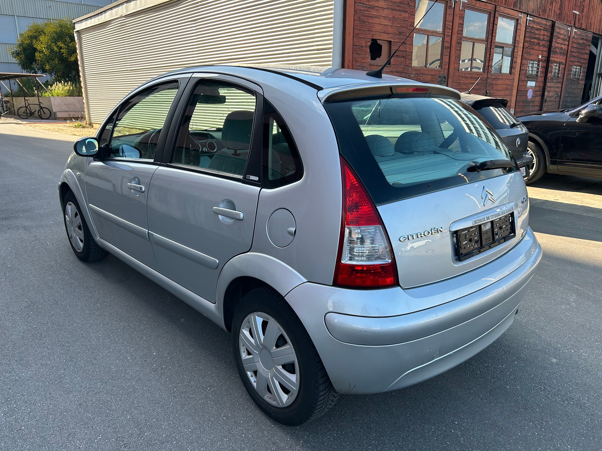 CITROEN C3 1.4i Exclusive-image-3