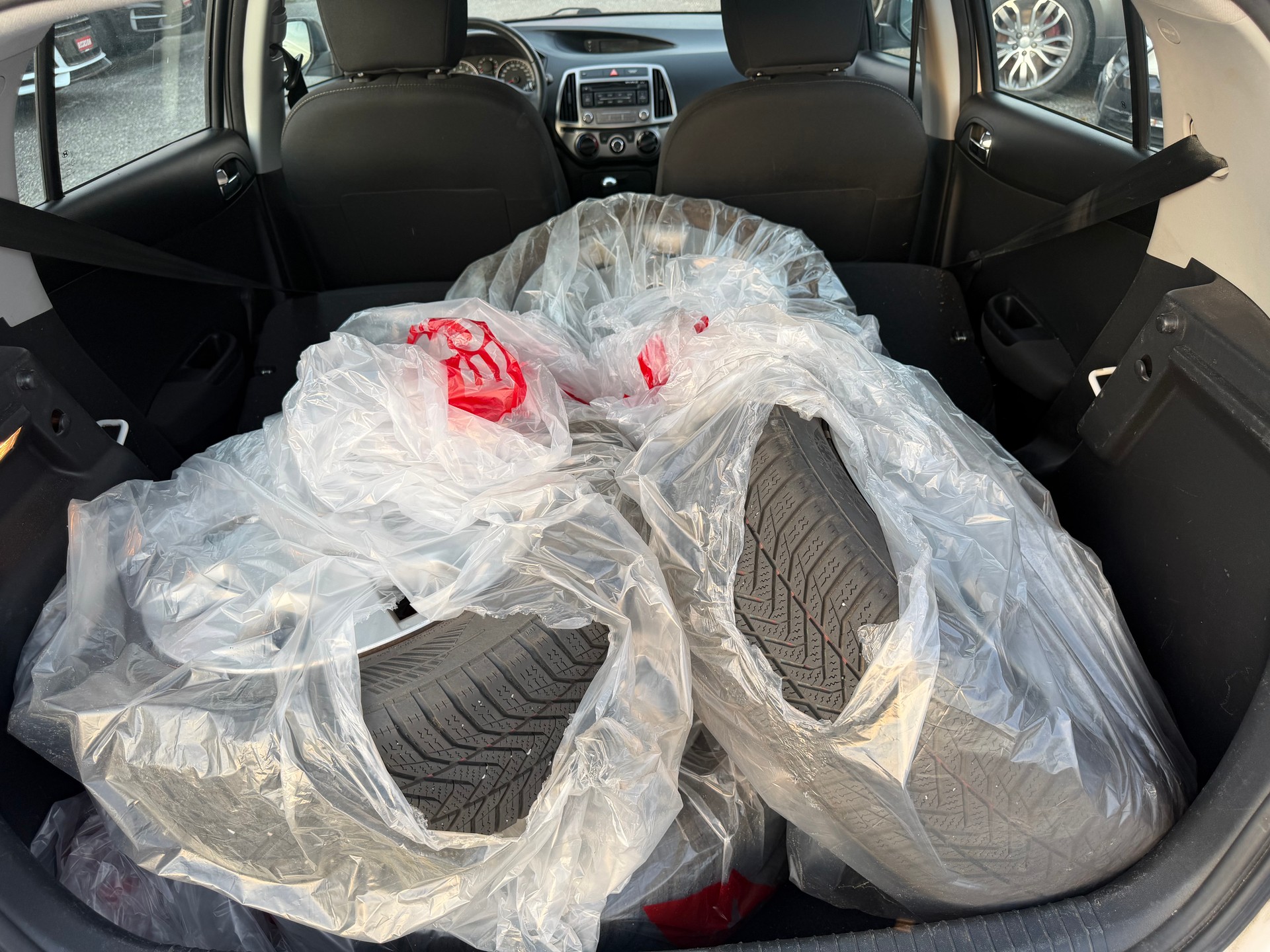 HYUNDAI i20 1.2 Comfort-image-8