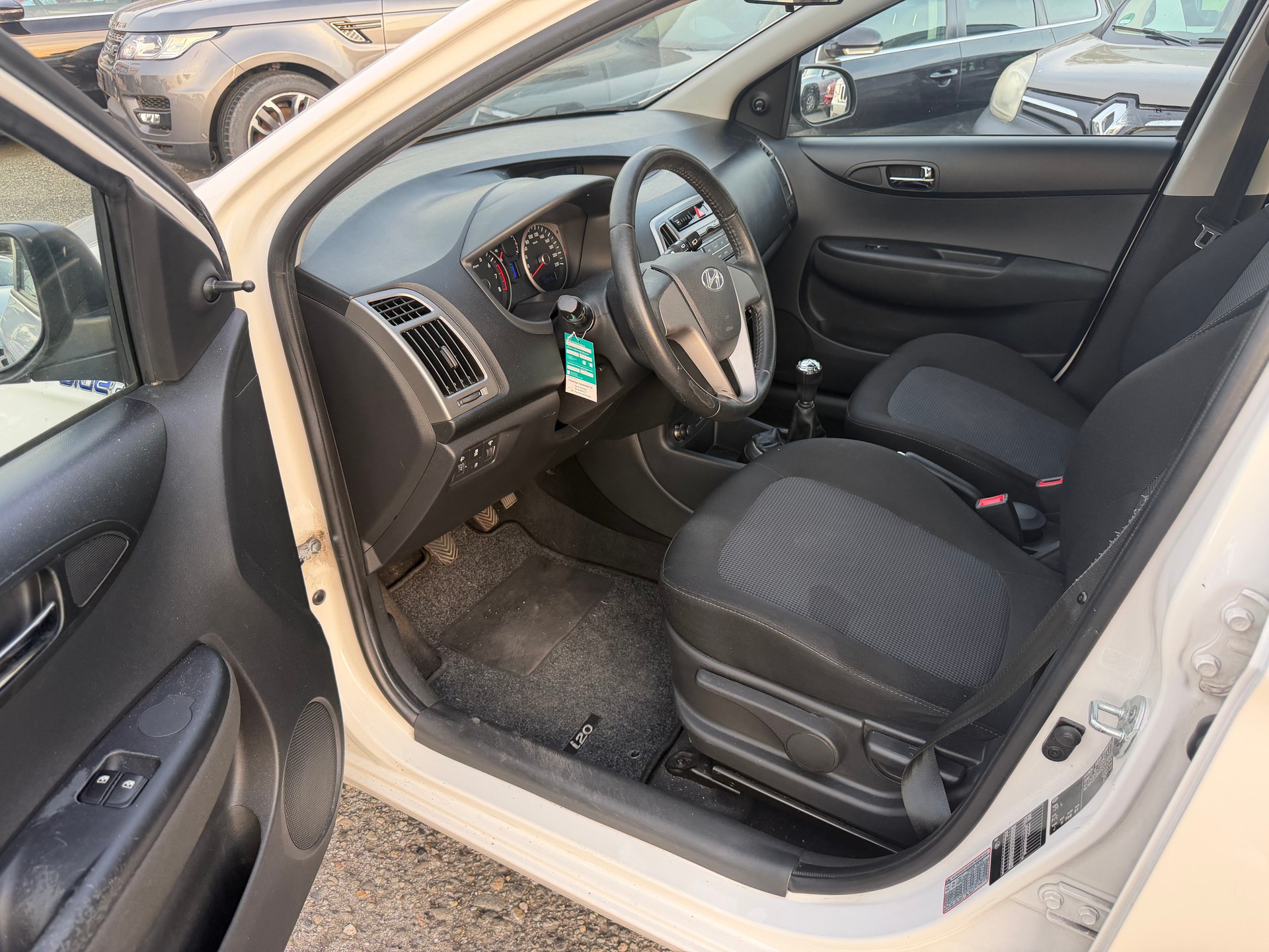 HYUNDAI i20 1.2 Comfort-image-5