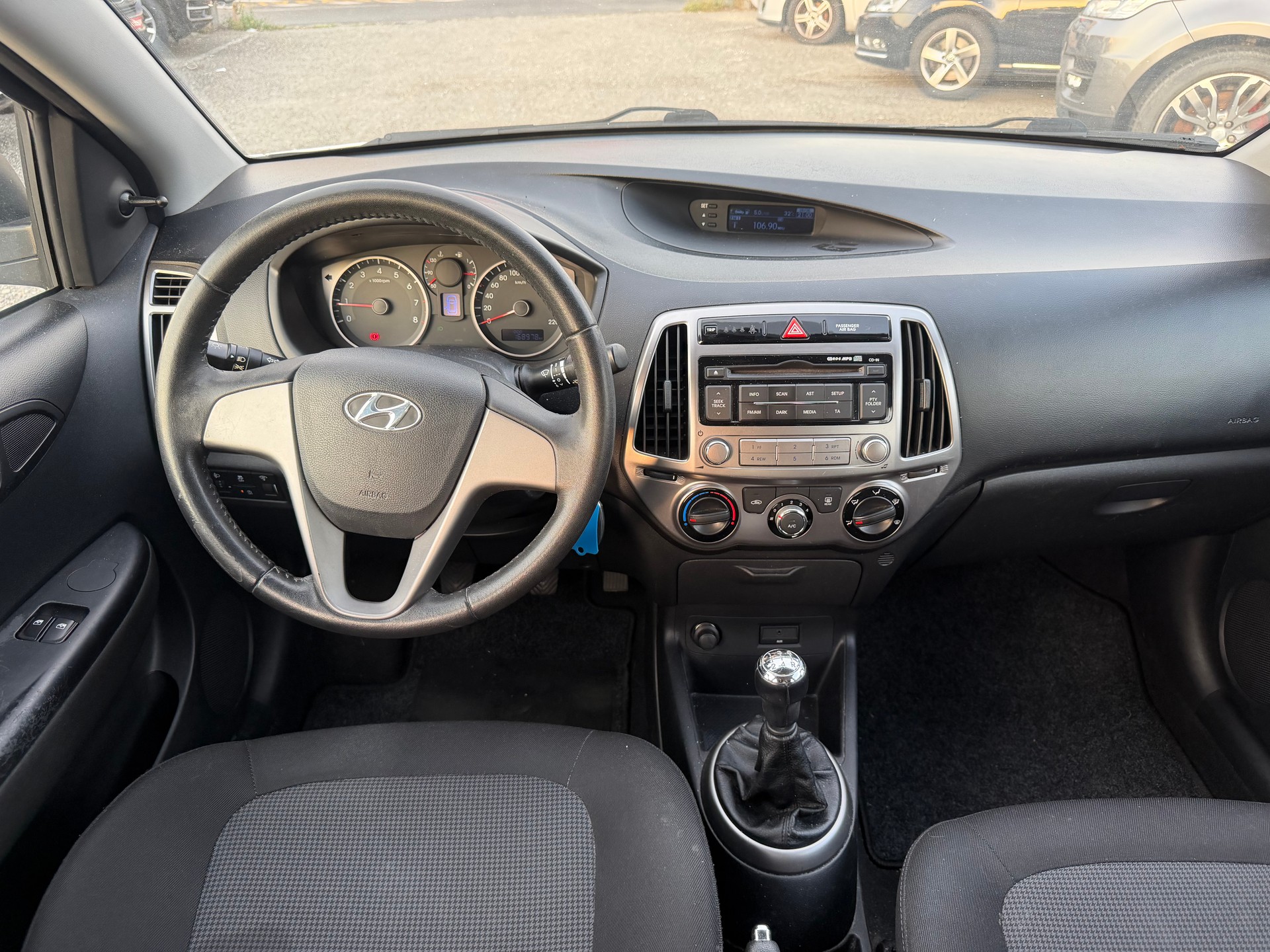 HYUNDAI i20 1.2 Comfort-image-7