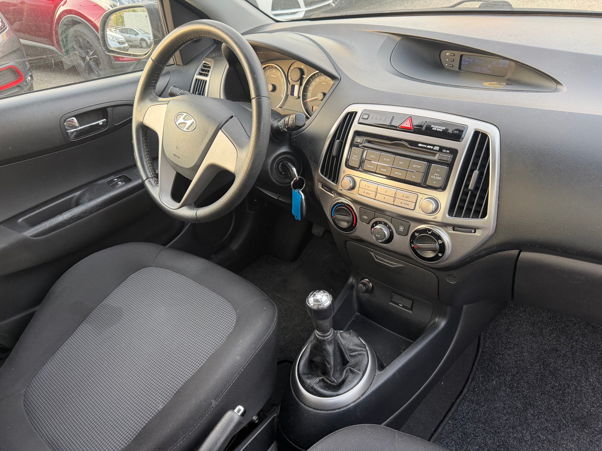 HYUNDAI i20 1.2 Comfort-image-6