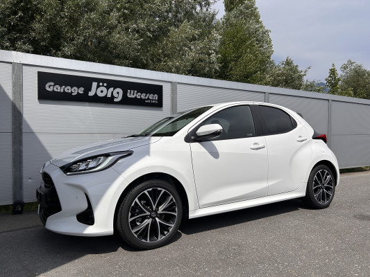 TOYOTA Yaris 1.5 Trend e-CVT — slika 1