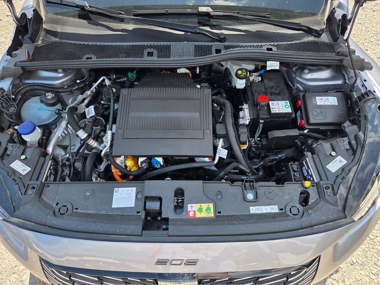 PEUGEOT 208 Elektrik 115kW GT-image-9