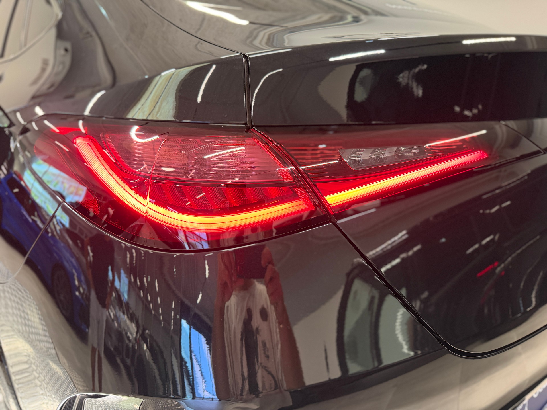 MERCEDES-BENZ GLC 300 e 4Matic 9G-Tronic-image-20