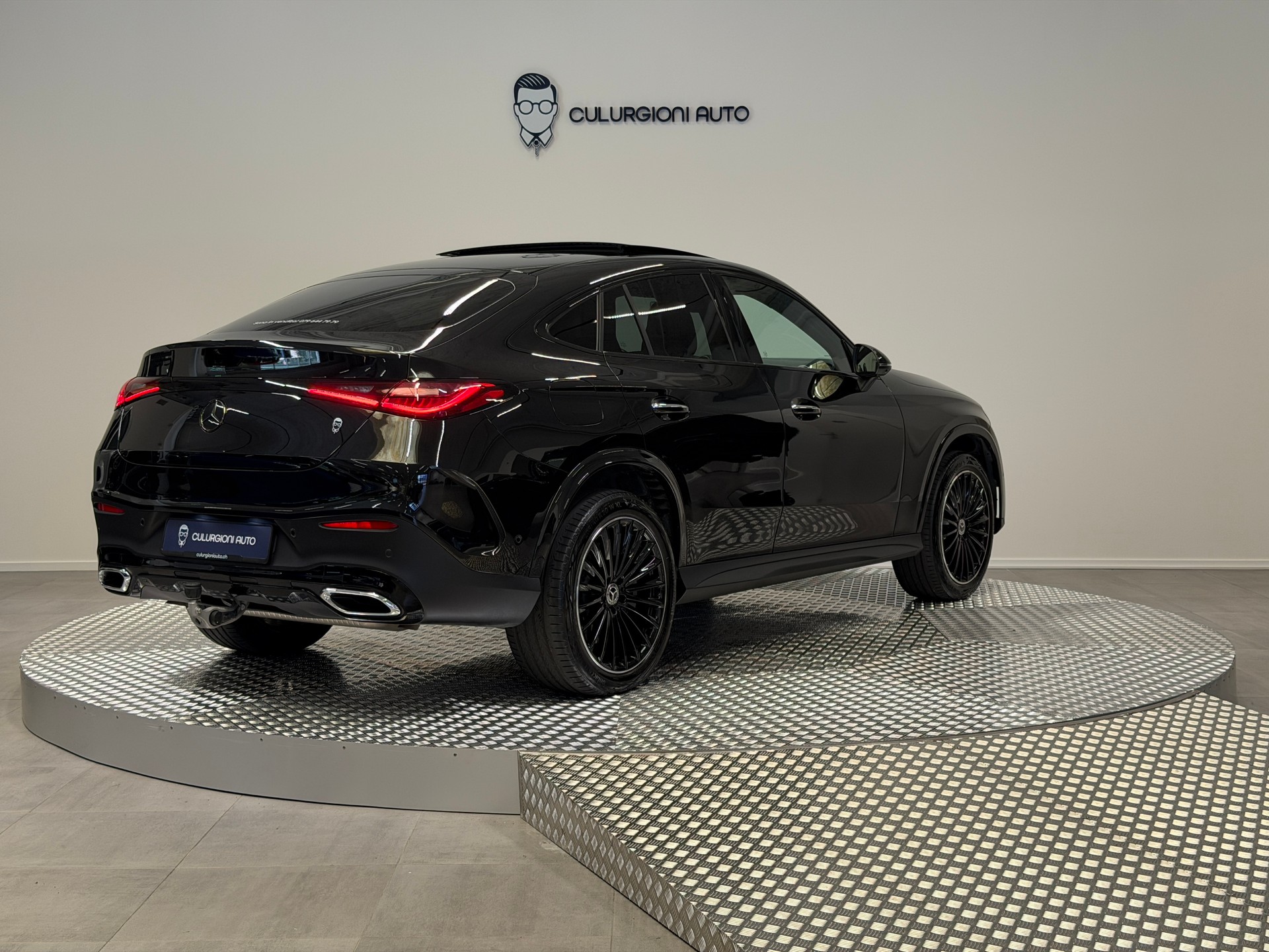 MERCEDES-BENZ GLC 300 e 4Matic 9G-Tronic-image-4