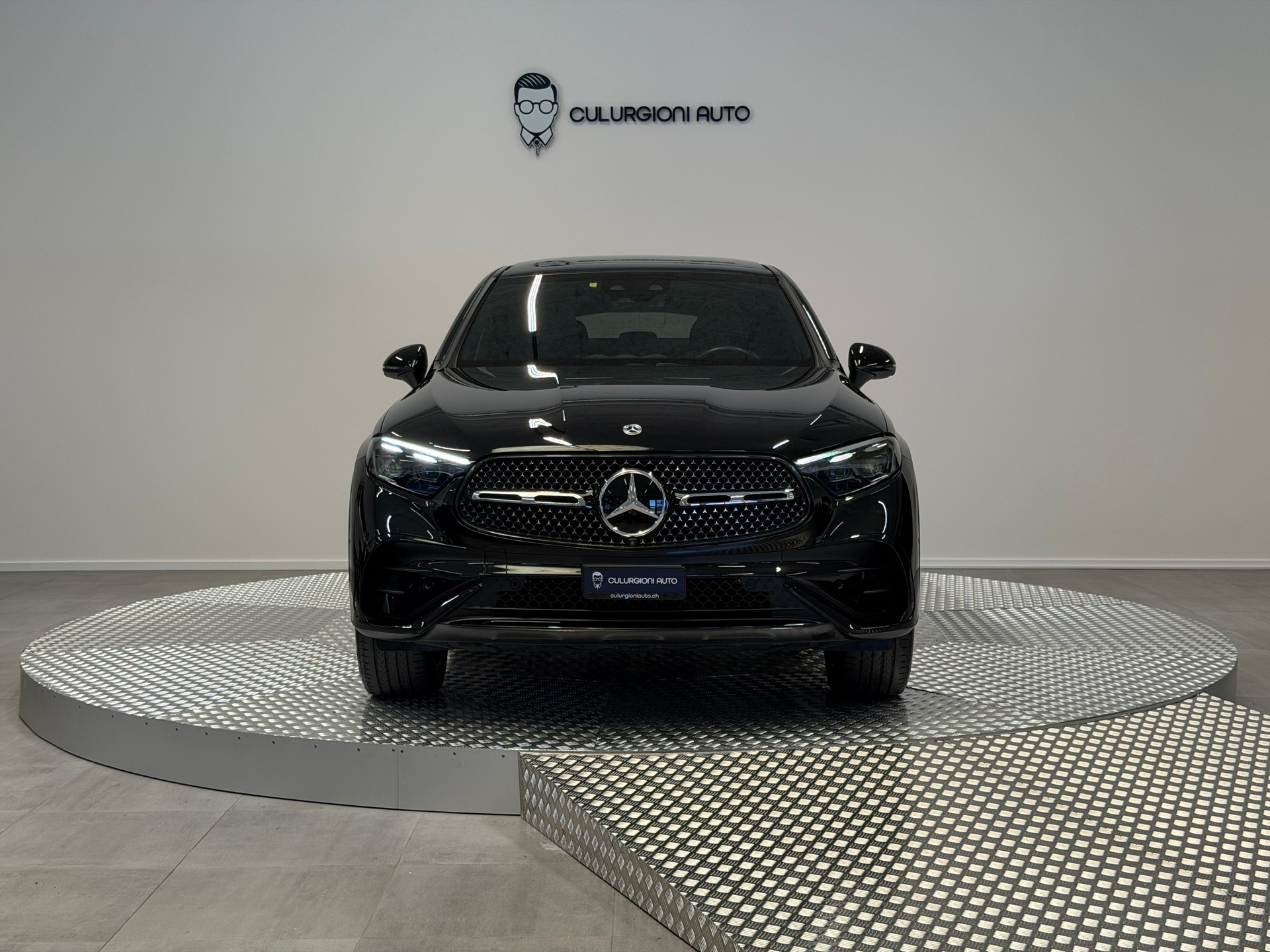 MERCEDES-BENZ GLC 300 e 4Matic 9G-Tronic-showroom-element-1