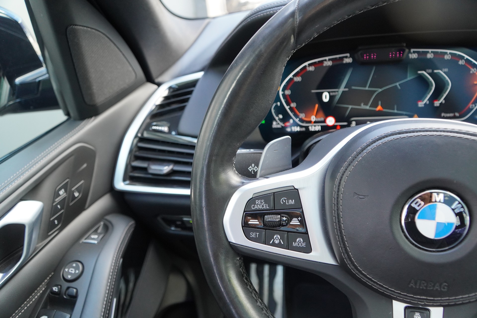 BMW X5 xDrive 48V 30d M Sport Steptronic-image-18