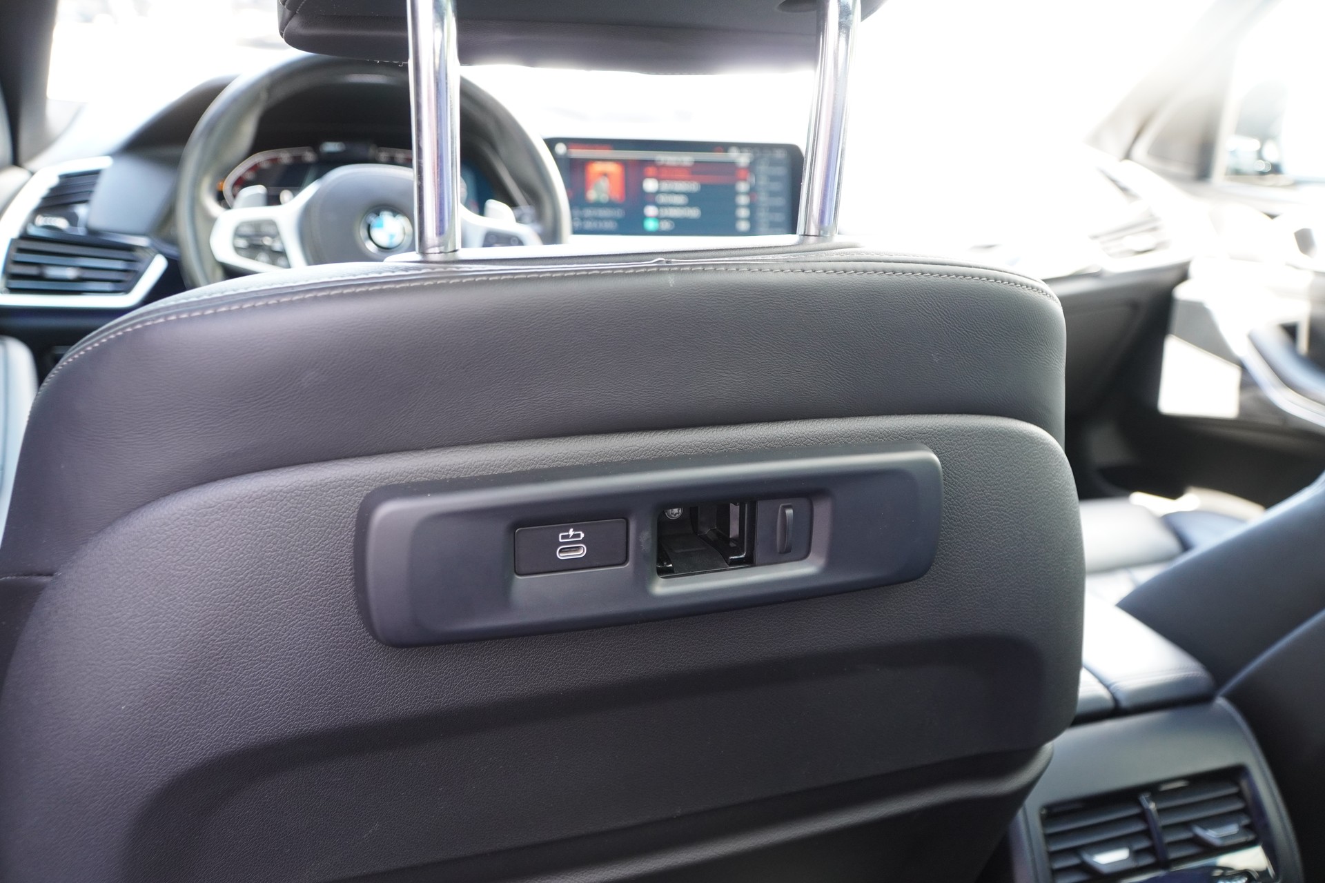 BMW X5 xDrive 48V 30d M Sport Steptronic-image-28