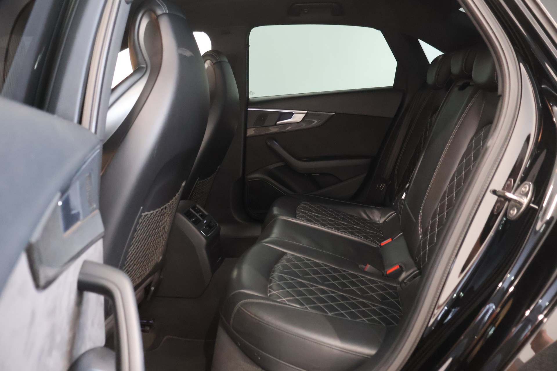 AUDI S4 Limousine 3.0 TFSI quattro tiptronic-image-10