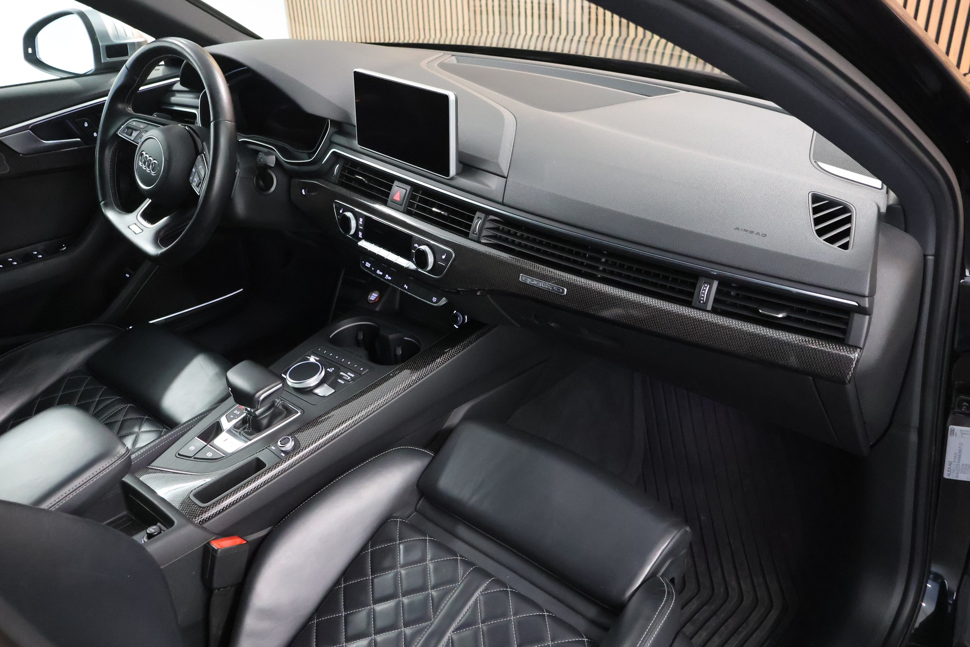 AUDI S4 Limousine 3.0 TFSI quattro tiptronic-image-14
