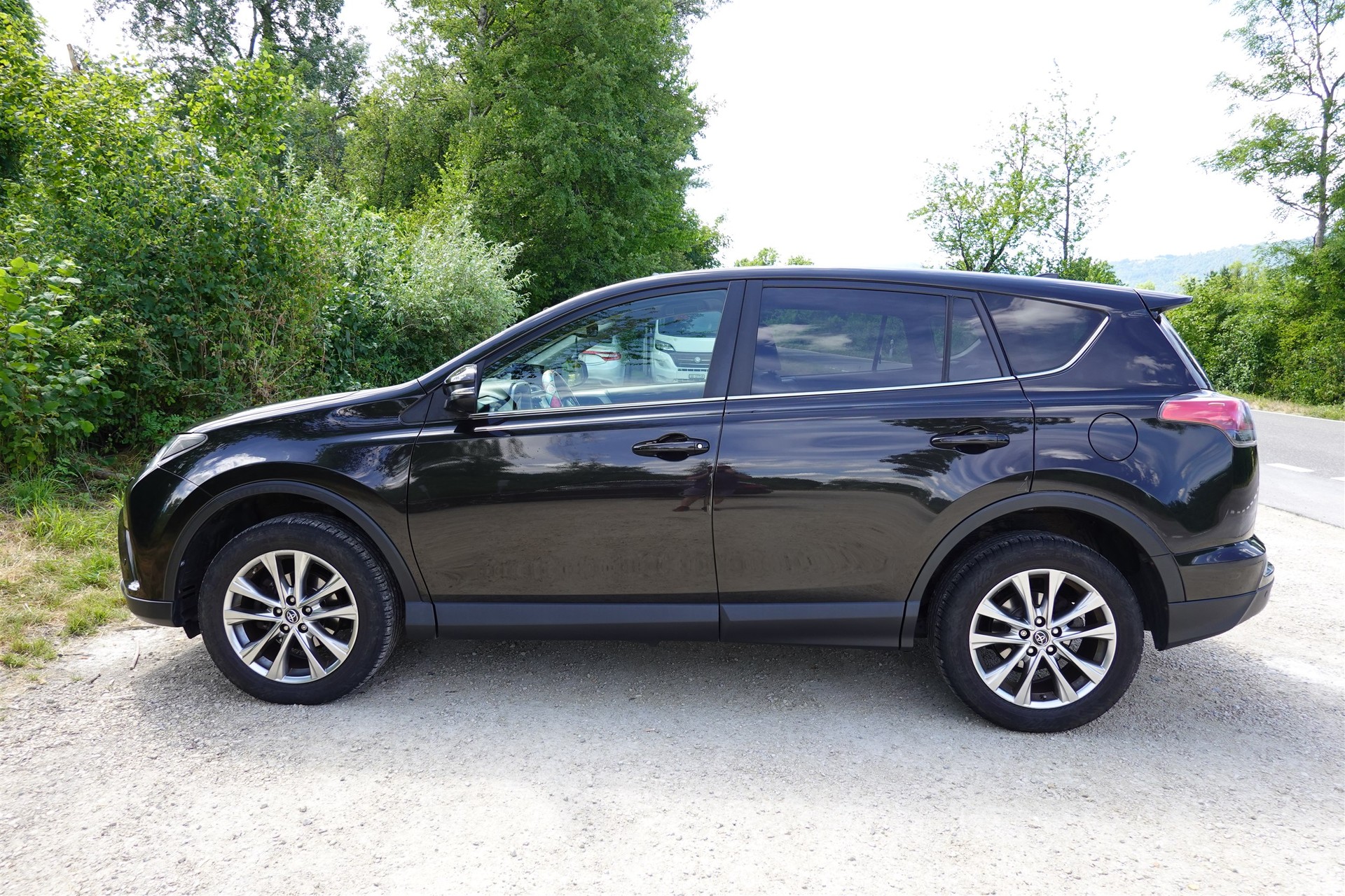 TOYOTA 2.0i VMa Sol Premium MdS-image-1