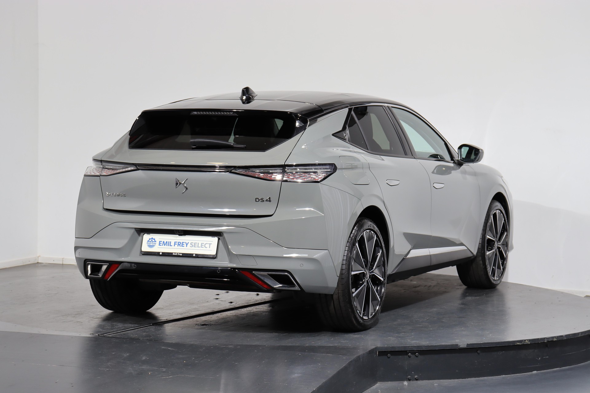DS AUTOMOBILES 4 1.6 E-Tense Rivoli-image-2