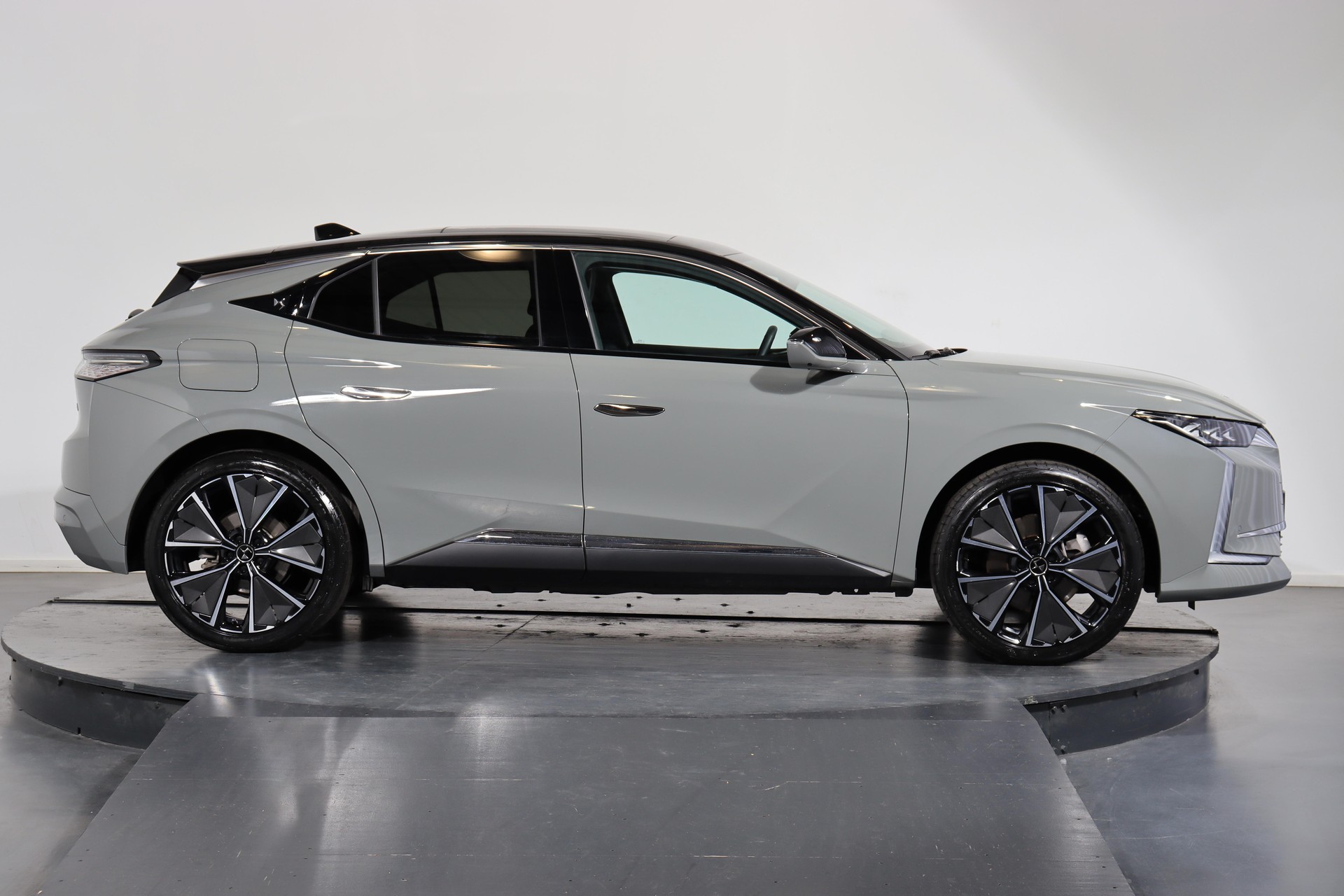 DS AUTOMOBILES 4 1.6 E-Tense Rivoli-image-1