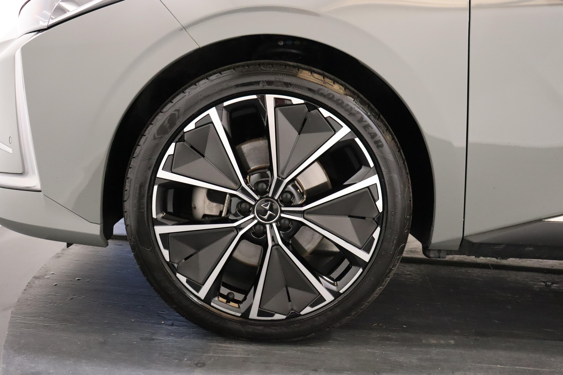 DS AUTOMOBILES 4 1.6 E-Tense Rivoli-image-18