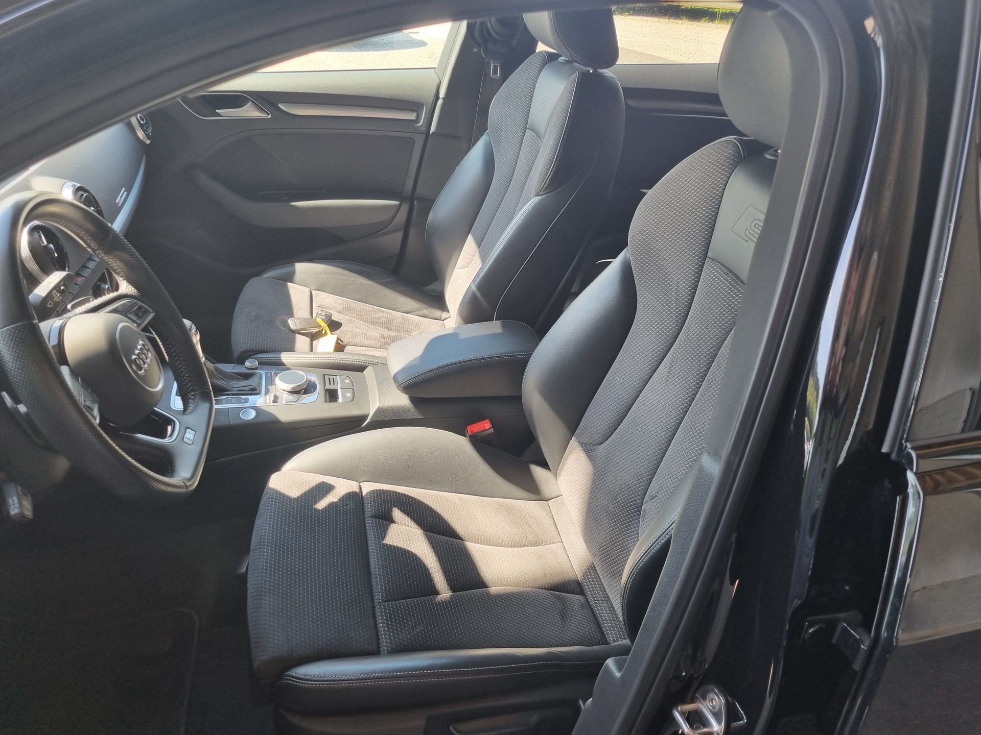 AUDI A3 Sportback 35 TFSI Sport S-tronic-image-7